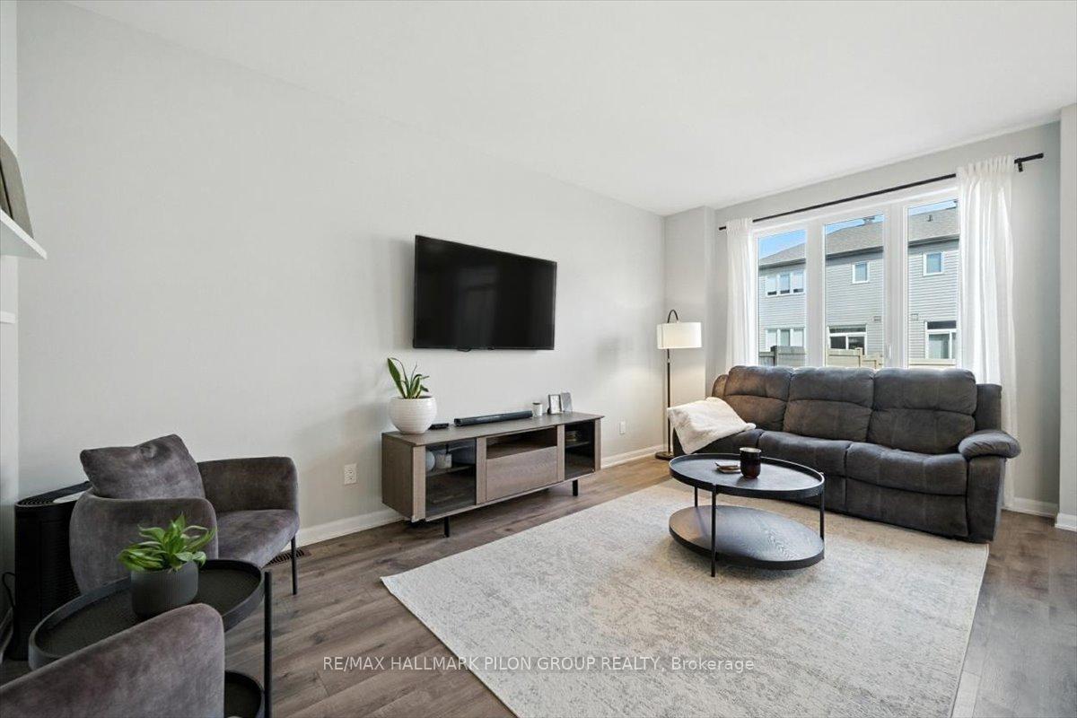 Photo 5 of 563 Decoeur Drive, Ottawa, Avalon West — HOMEH