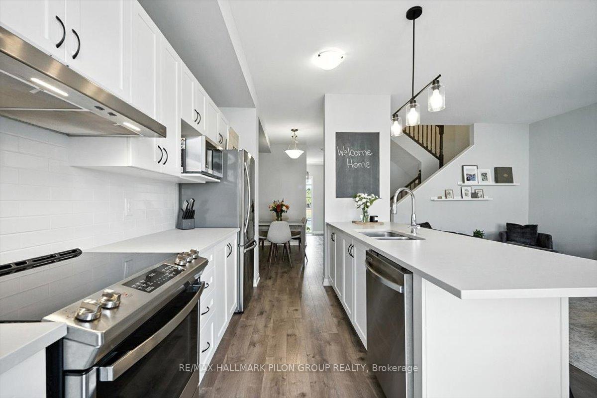 Photo 9 of 563 Decoeur Drive, Ottawa, Avalon West — HOMEH