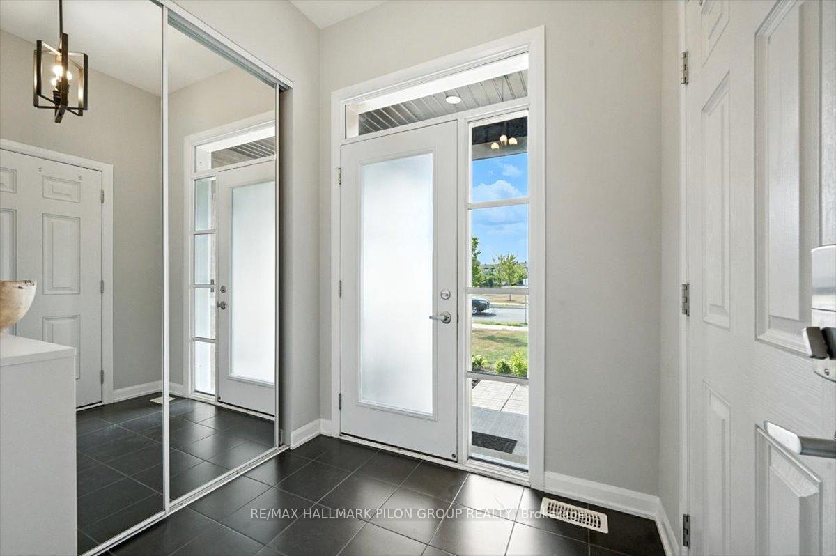 Photo 12 of 563 Decoeur Drive, Ottawa, Avalon West — HOMEH