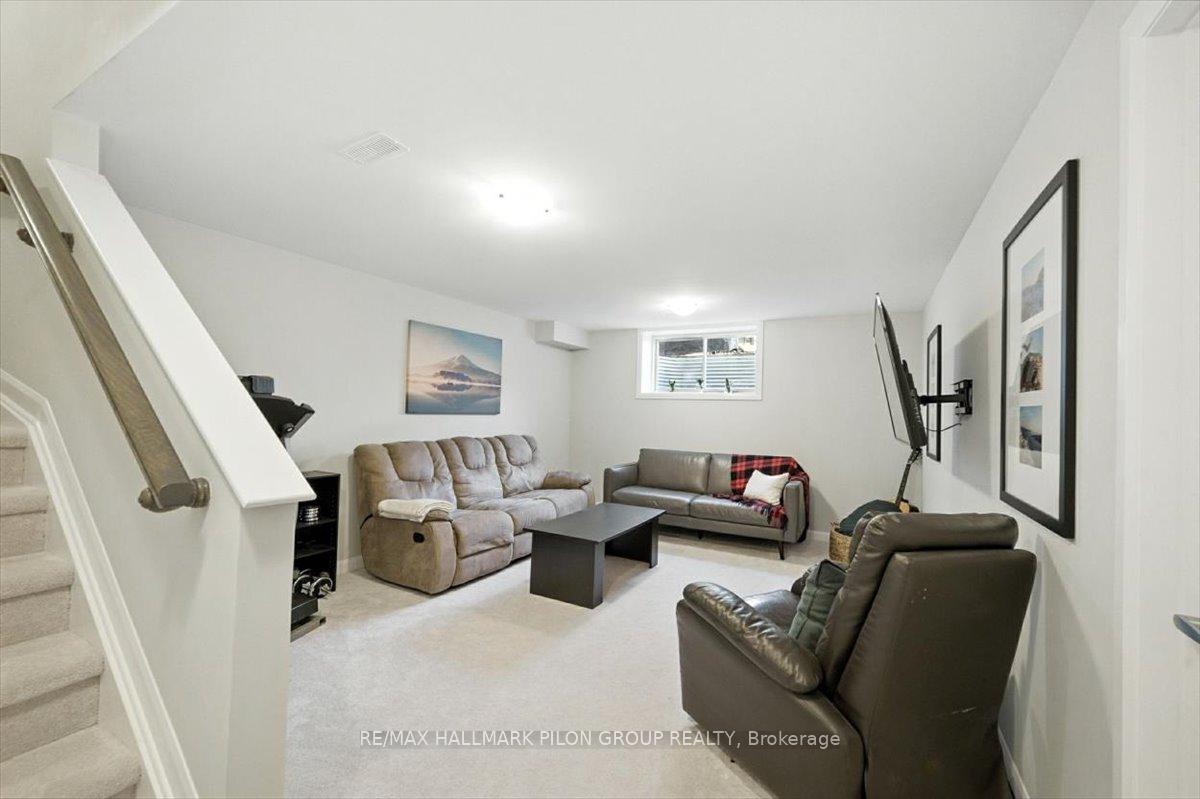 Photo 19 of 563 Decoeur Drive, Ottawa, Avalon West — HOMEH