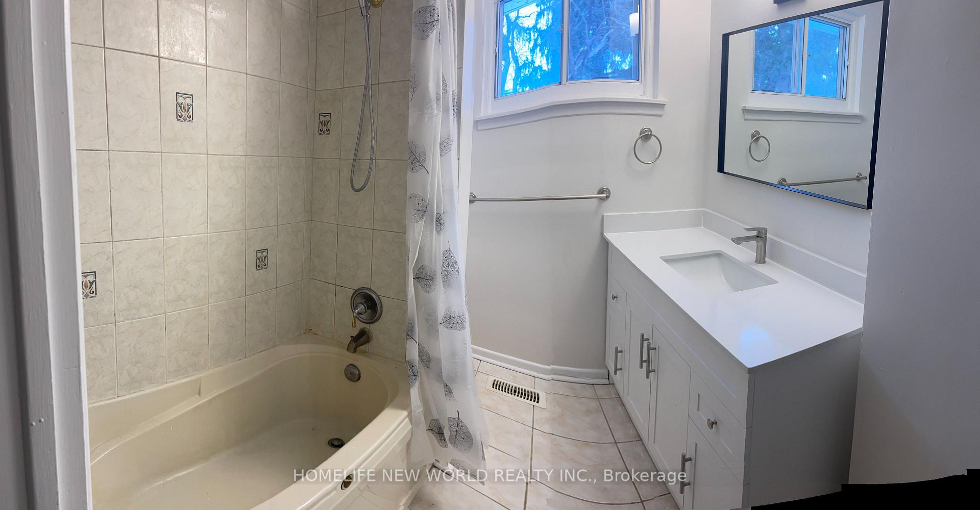 Photo 4 of 14 Sherwood Forest Drive, Markham, Bullock — HOMEH