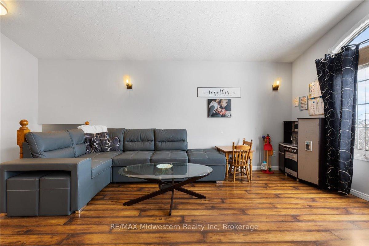 Photo 5 of 160 Donegan Street W, North Perth, Listowel — HOMEH
