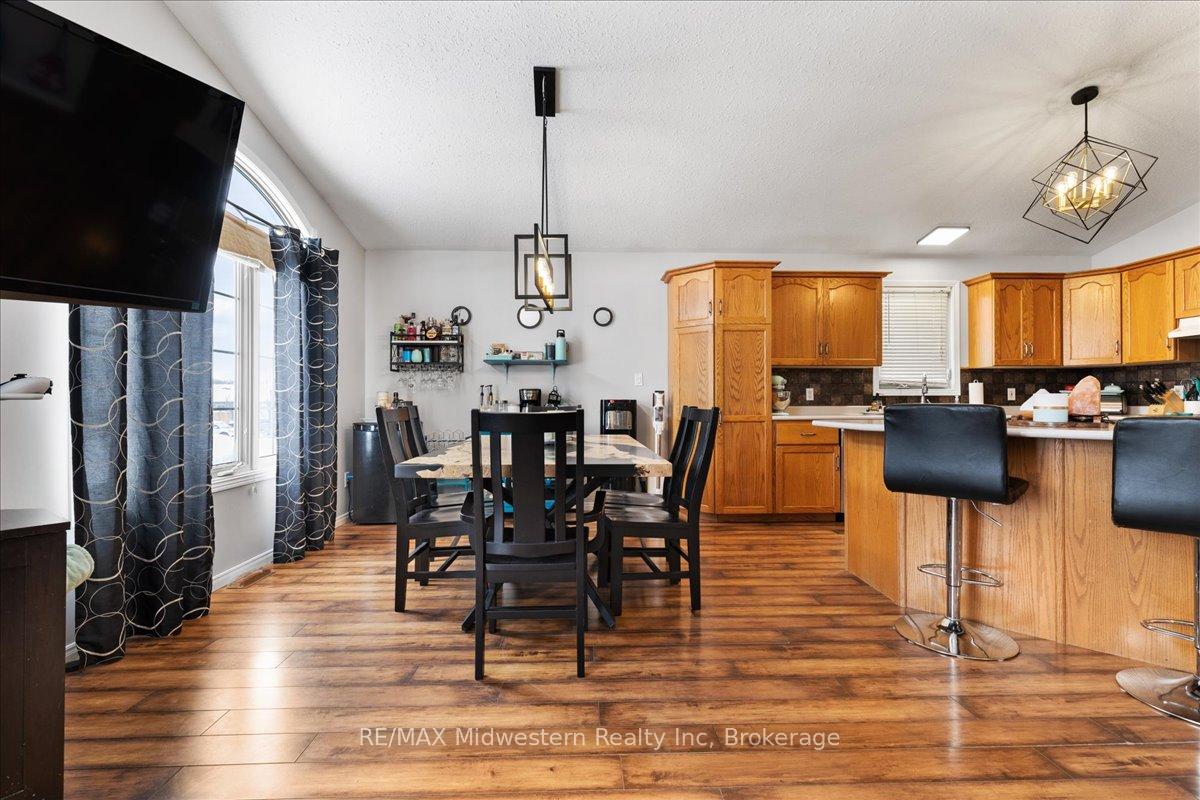 Photo 6 of 160 Donegan Street W, North Perth, Listowel — HOMEH