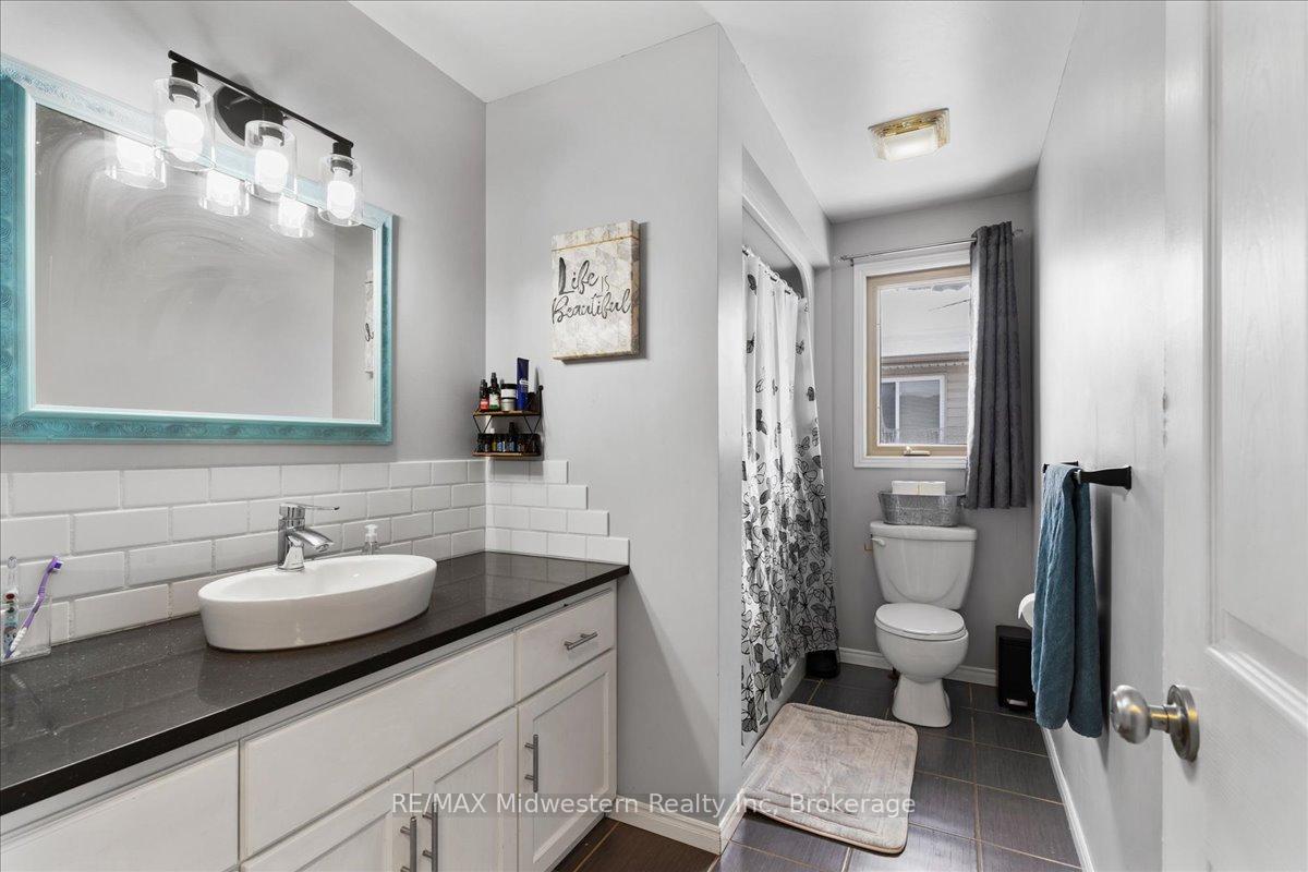 Photo 9 of 160 Donegan Street W, North Perth, Listowel — HOMEH