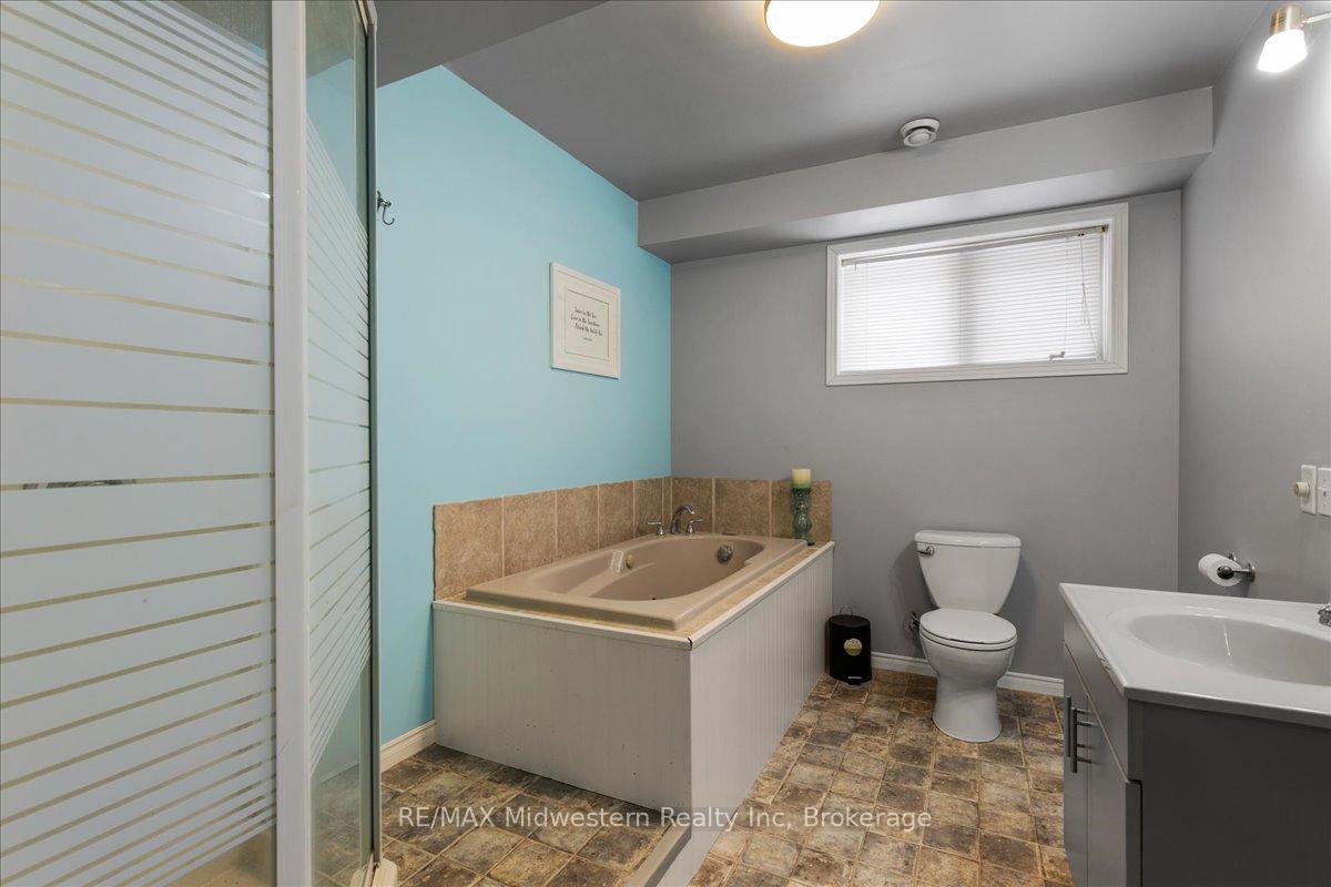 Photo 15 of 160 Donegan Street W, North Perth, Listowel — HOMEH