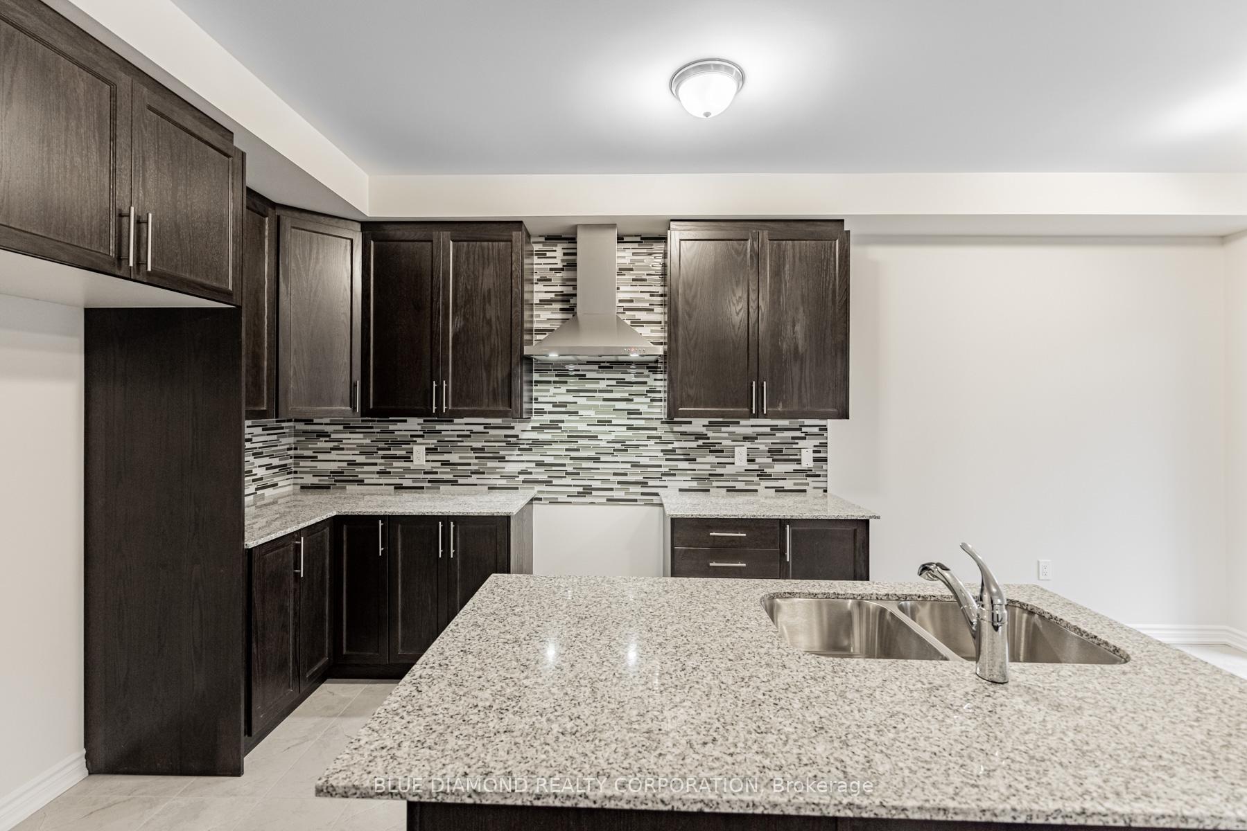Photo 4 of 617 Bearberry Place, Milton, Cobban — HOMEH