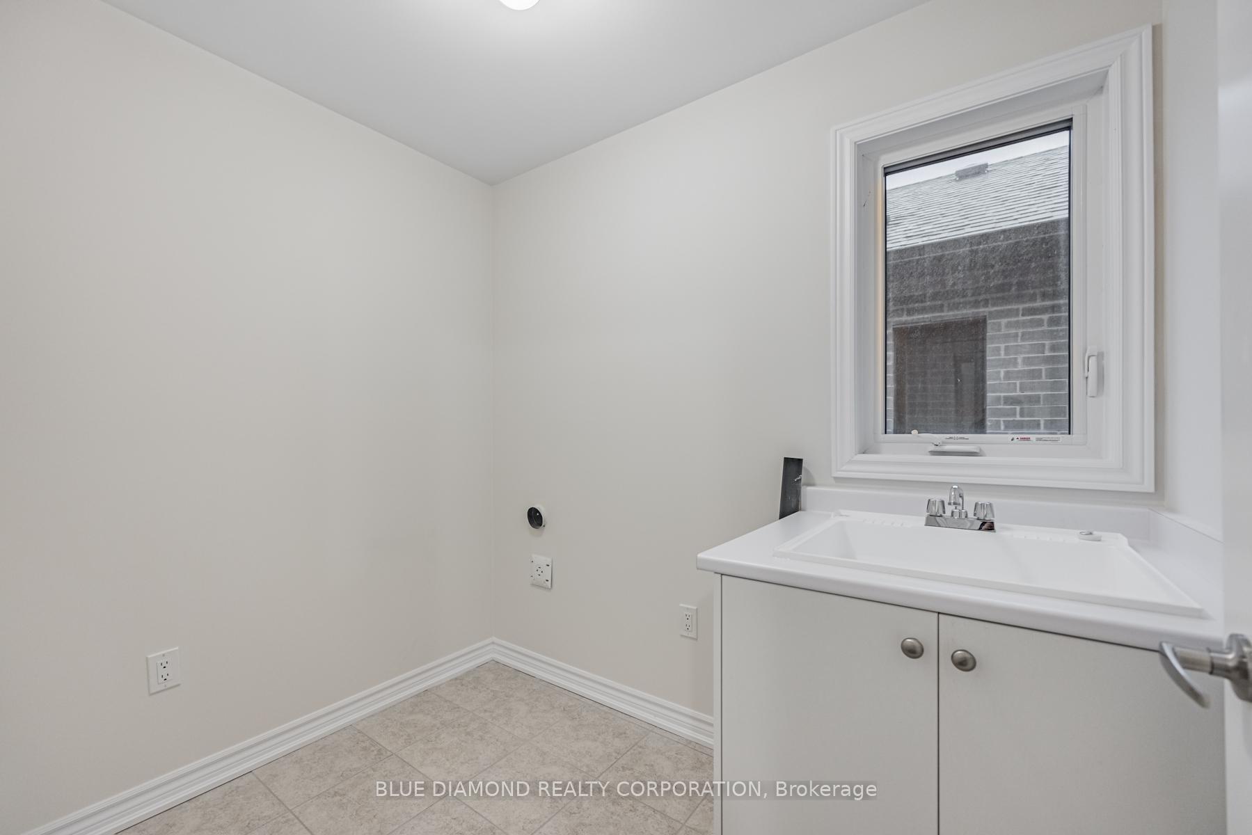 Photo 17 of 617 Bearberry Place, Milton, Cobban — HOMEH