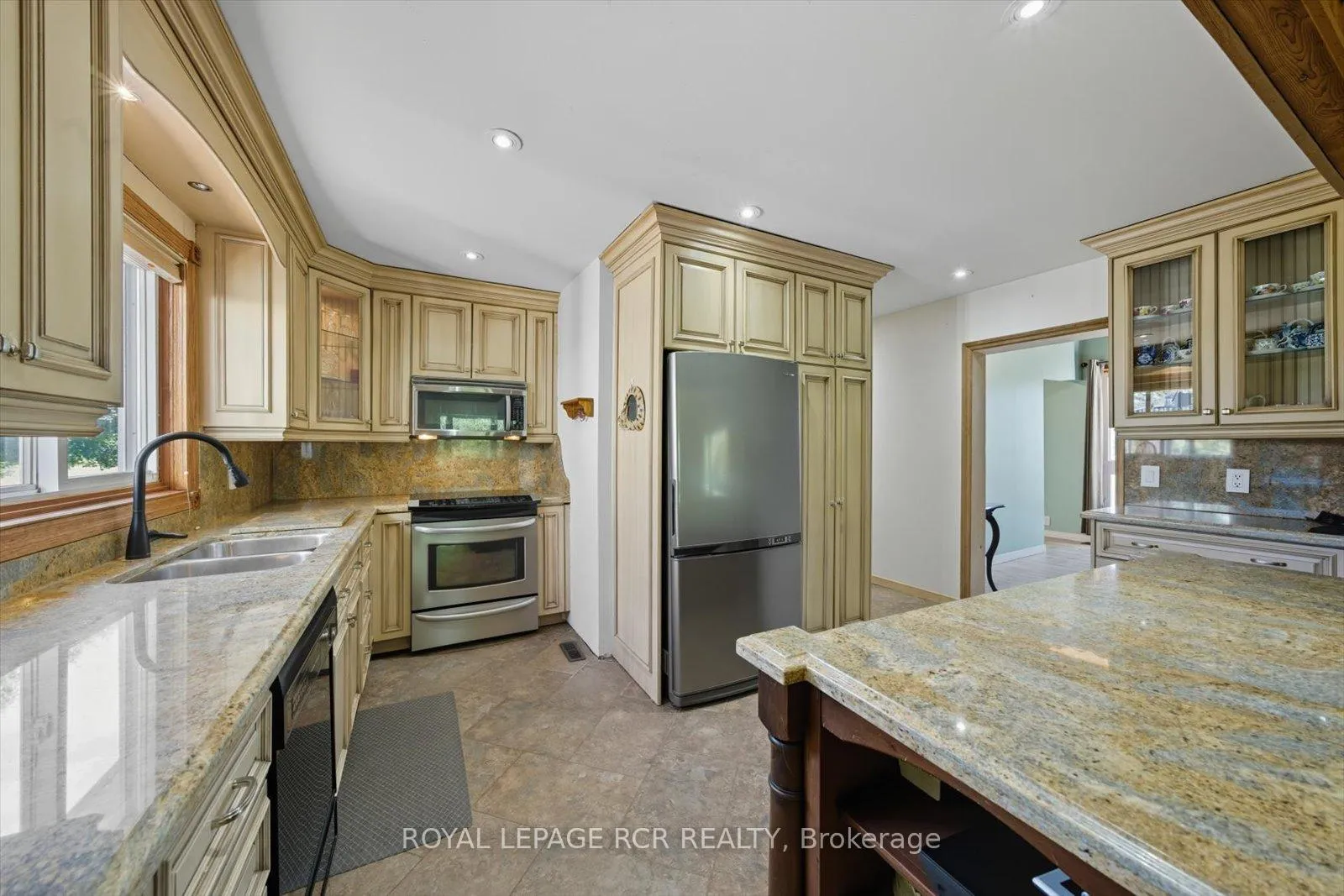 Photo 15 of 1637 15 Side Road, New Tecumseth, Tottenham — HOMEH