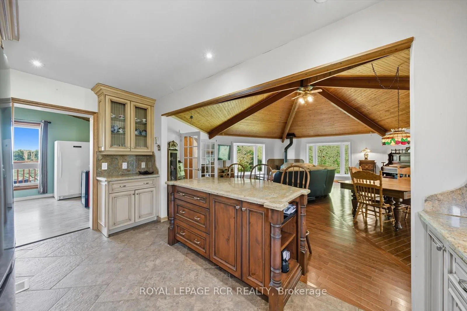 Photo 21 of 1637 15 Side Road, New Tecumseth, Tottenham — HOMEH