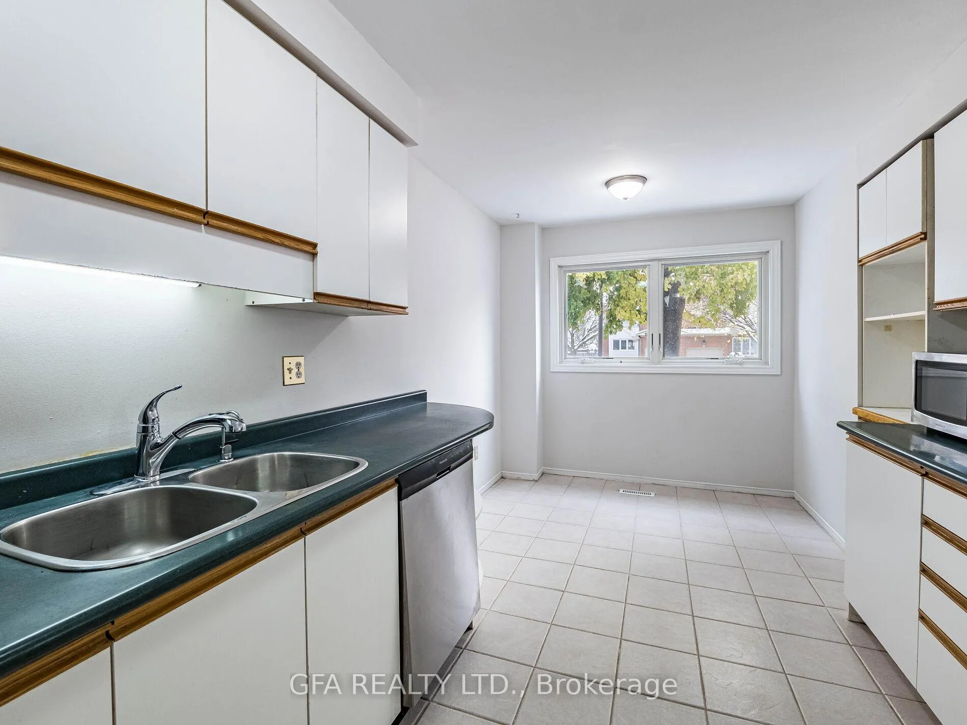 Photo 5 of 1105 Beechnut Road, Oakville, Clearview — HOMEH
