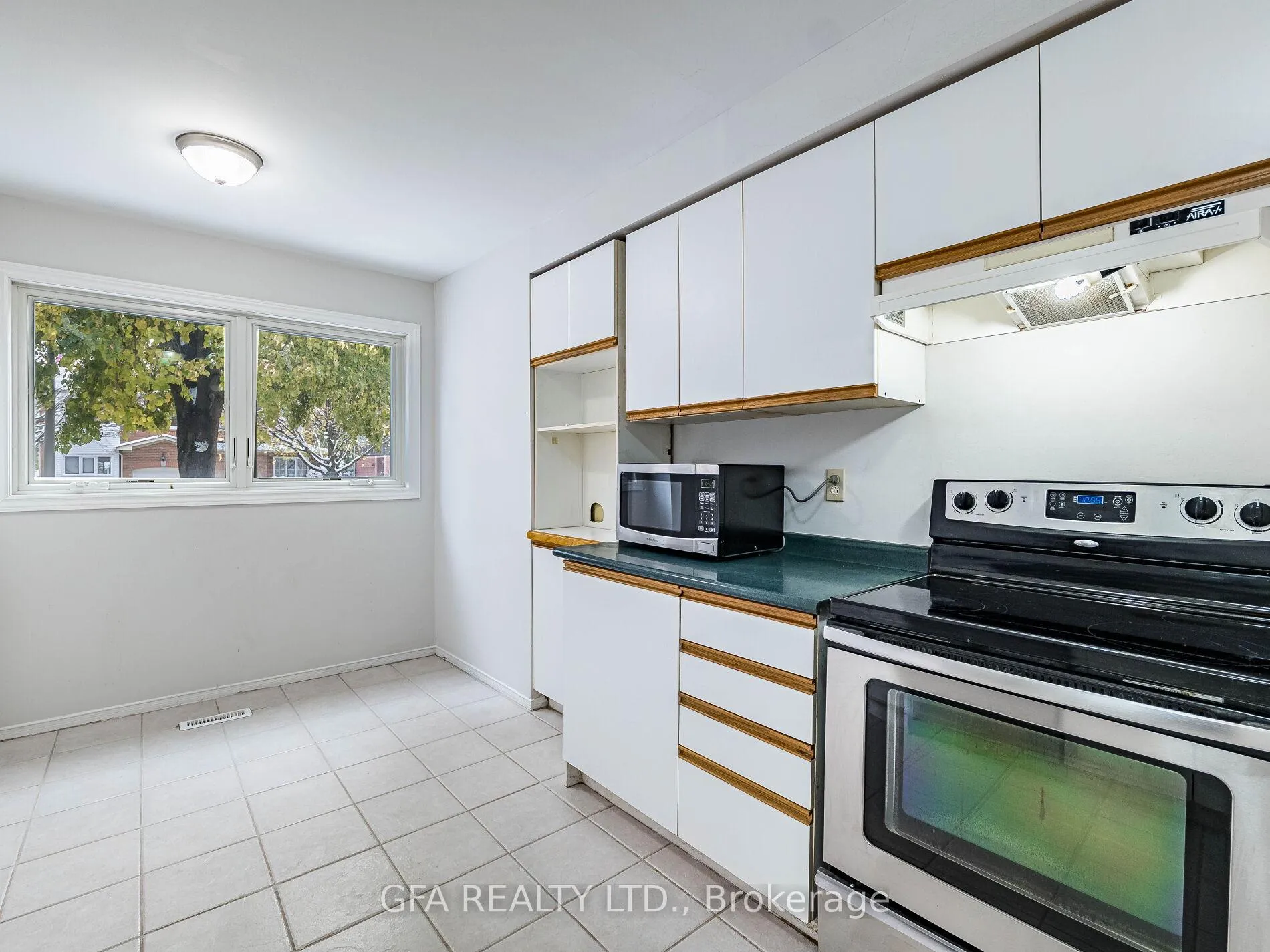 Photo 6 of 1105 Beechnut Road, Oakville, Clearview — HOMEH