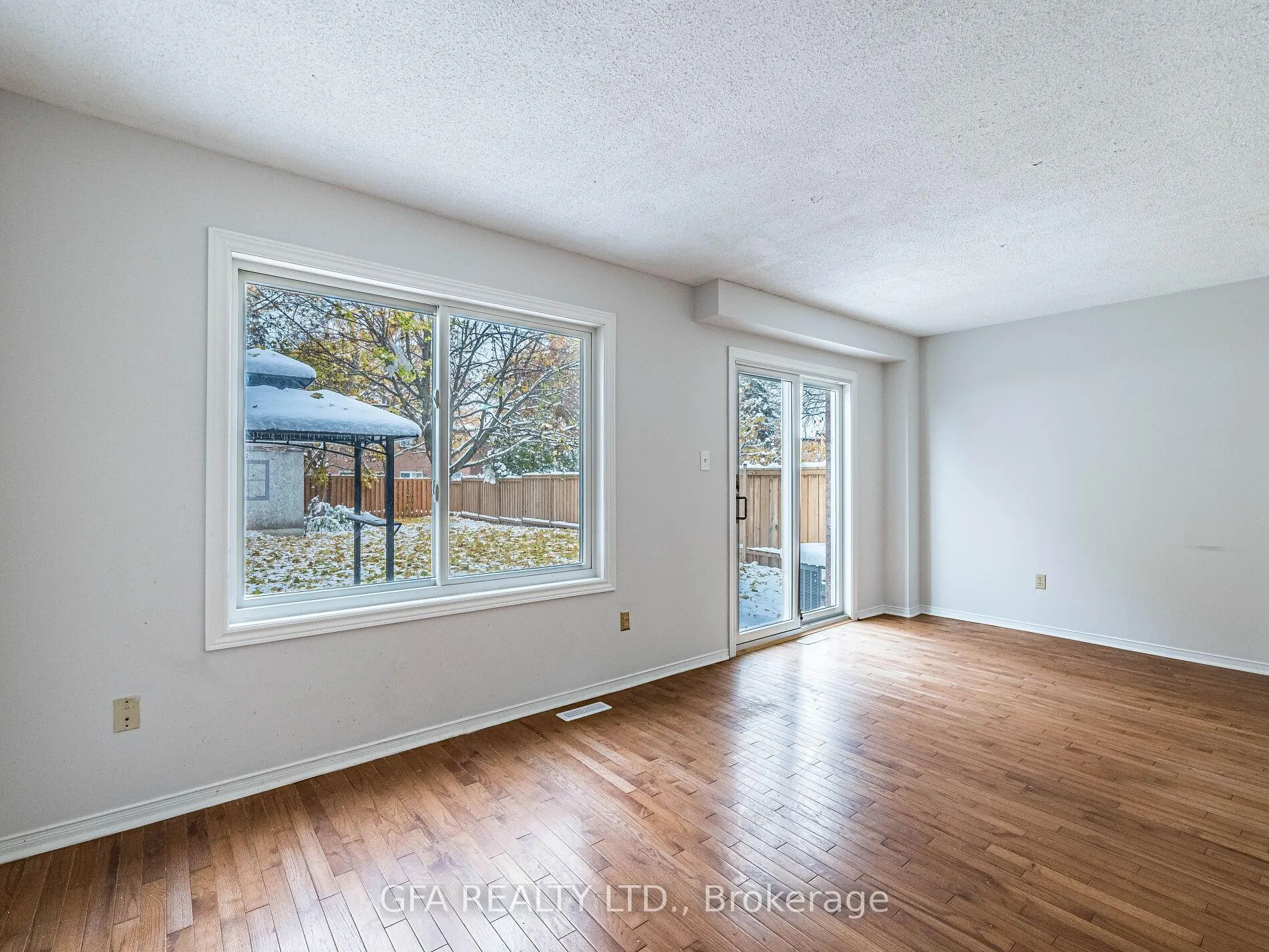 Photo 10 of 1105 Beechnut Road, Oakville, Clearview — HOMEH