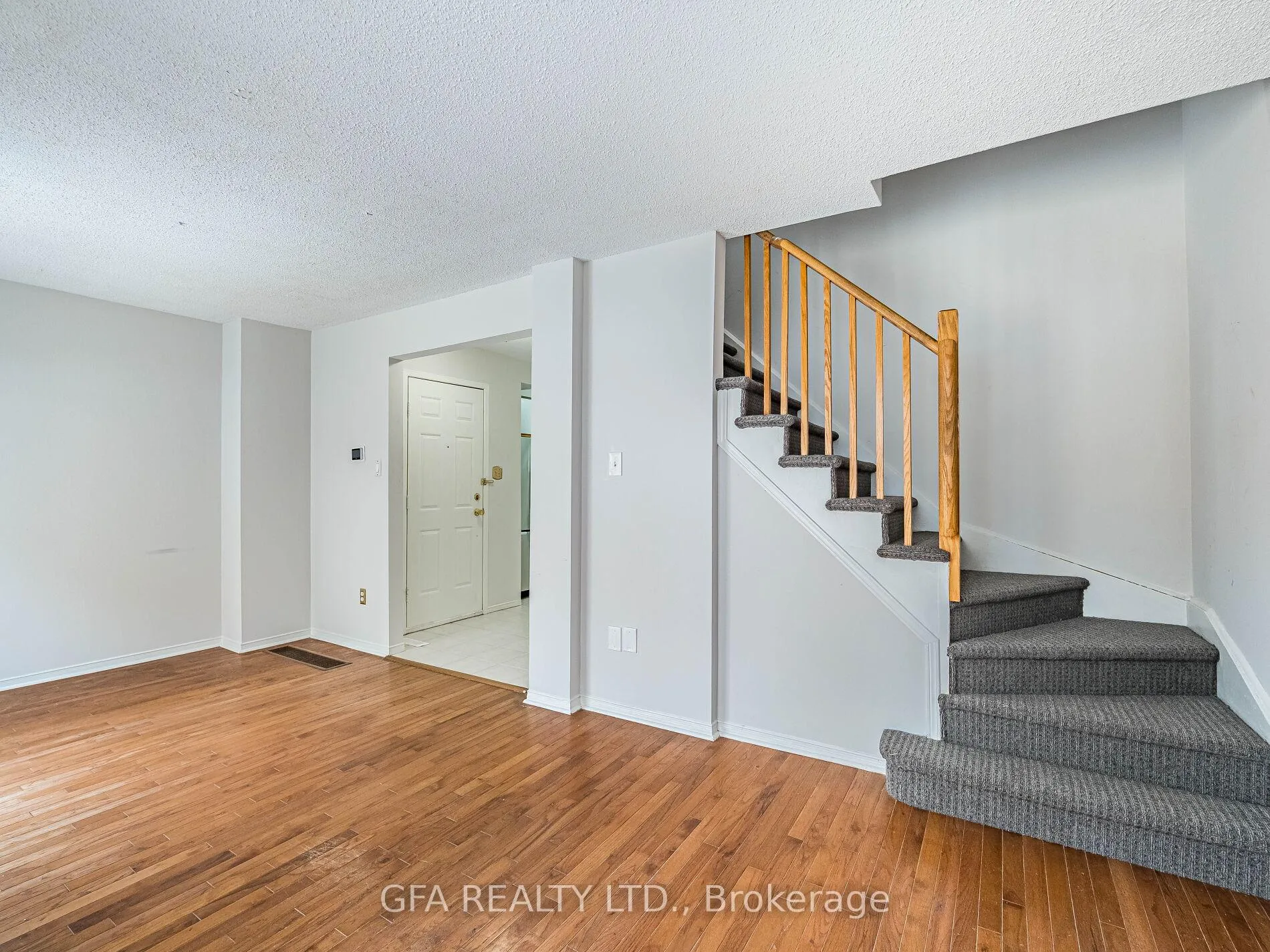 Photo 11 of 1105 Beechnut Road, Oakville, Clearview — HOMEH