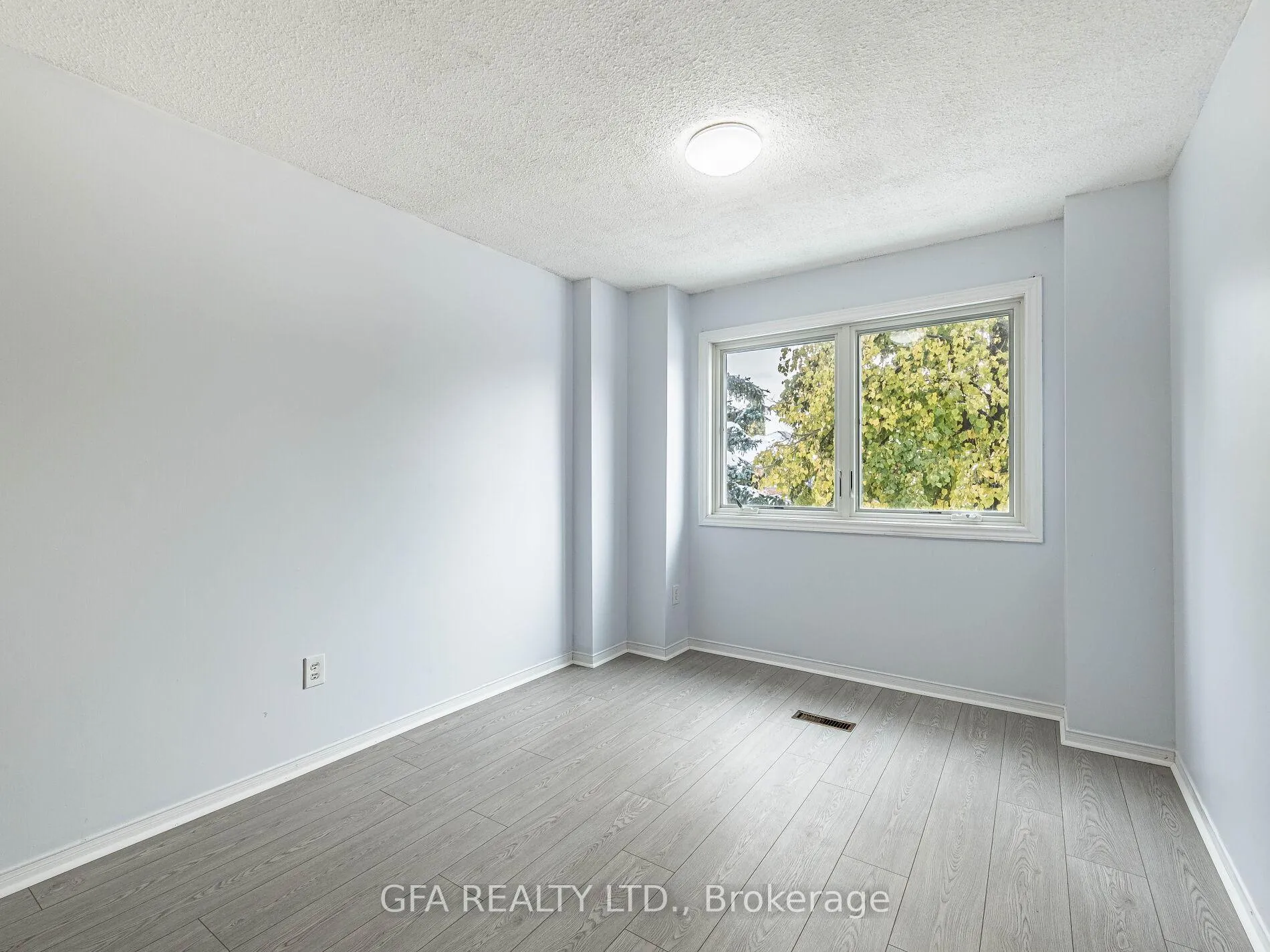 Photo 17 of 1105 Beechnut Road, Oakville, Clearview — HOMEH