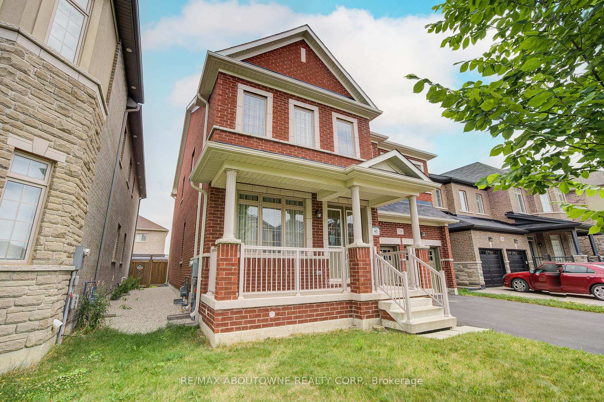 Photo 13 of 134 Goodwin Crescent, Milton, Ford — HOMEH