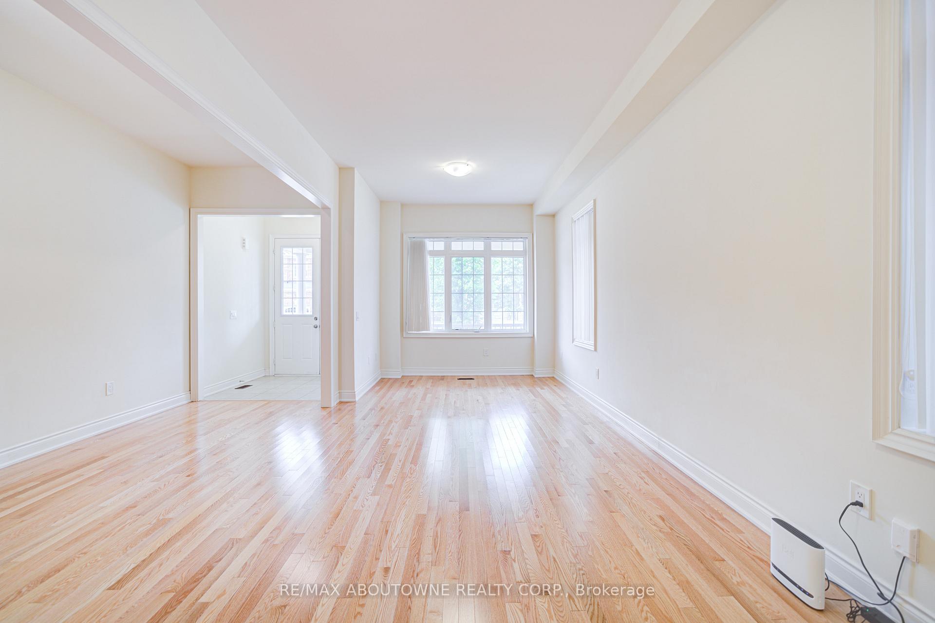 Photo 3 of 134 Goodwin Crescent, Milton, Ford — HOMEH