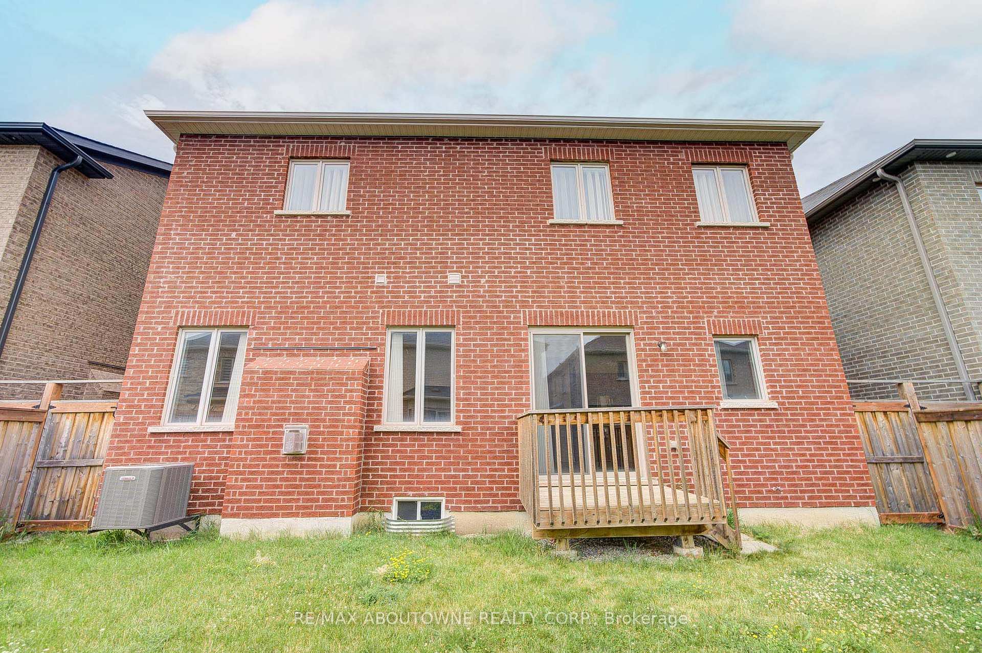 Photo 37 of 134 Goodwin Crescent, Milton, Ford — HOMEH