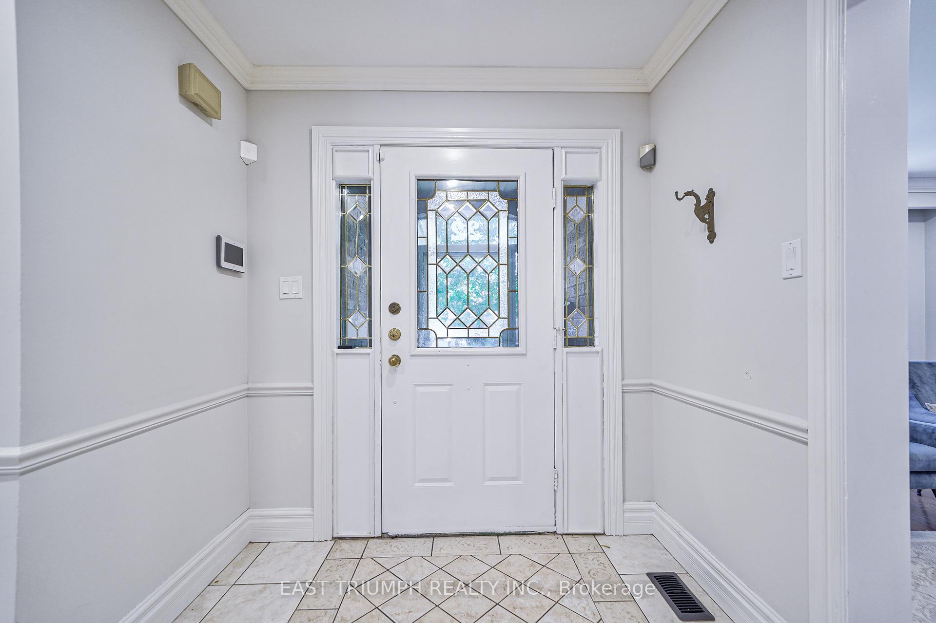 Photo 5 of 22 Ritter Crescent, Markham, Unionville — HOMEH