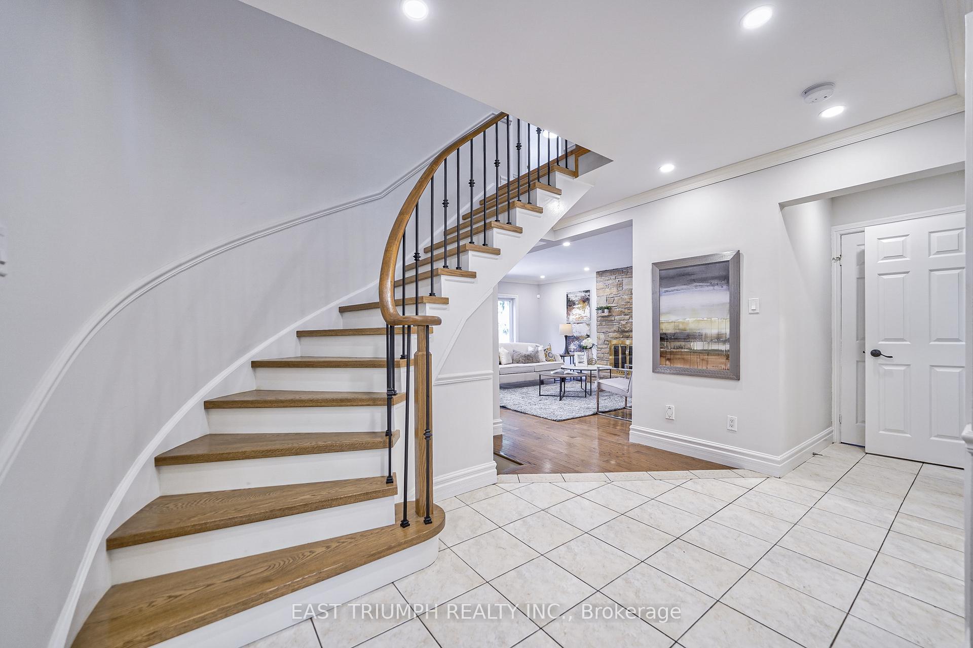 Photo 6 of 22 Ritter Crescent, Markham, Unionville — HOMEH