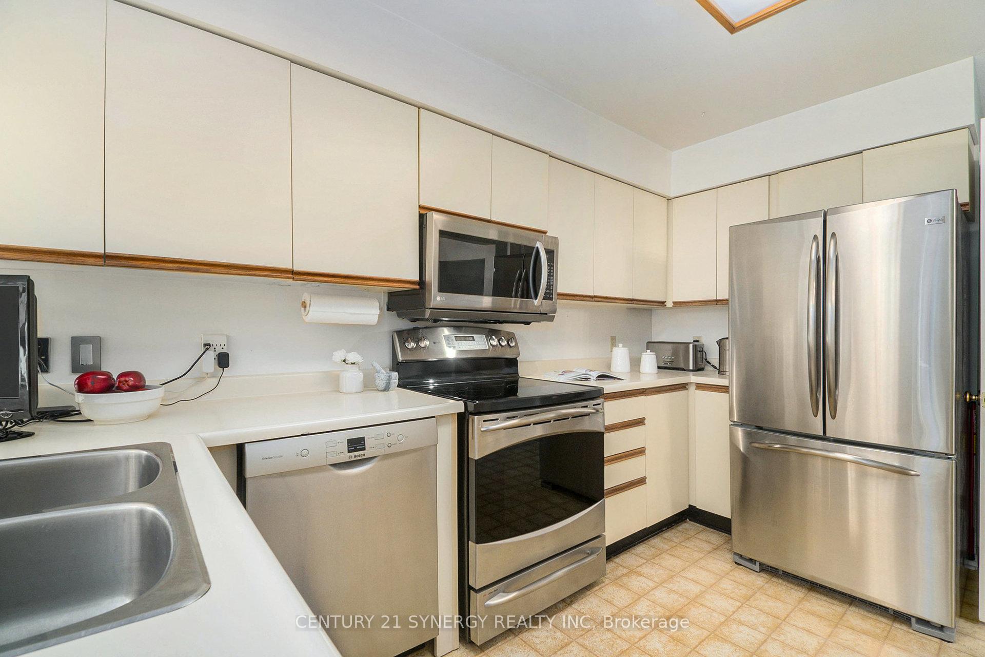 Photo 8 of 1723 Cara Crescent, Ottawa, Fallingbrook/Pineridge — HOMEH