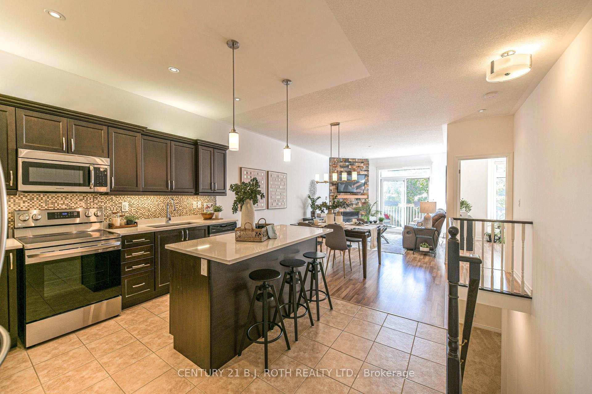 Photo 6 of 28 Canterbury Circle, Orillia — HOMEH