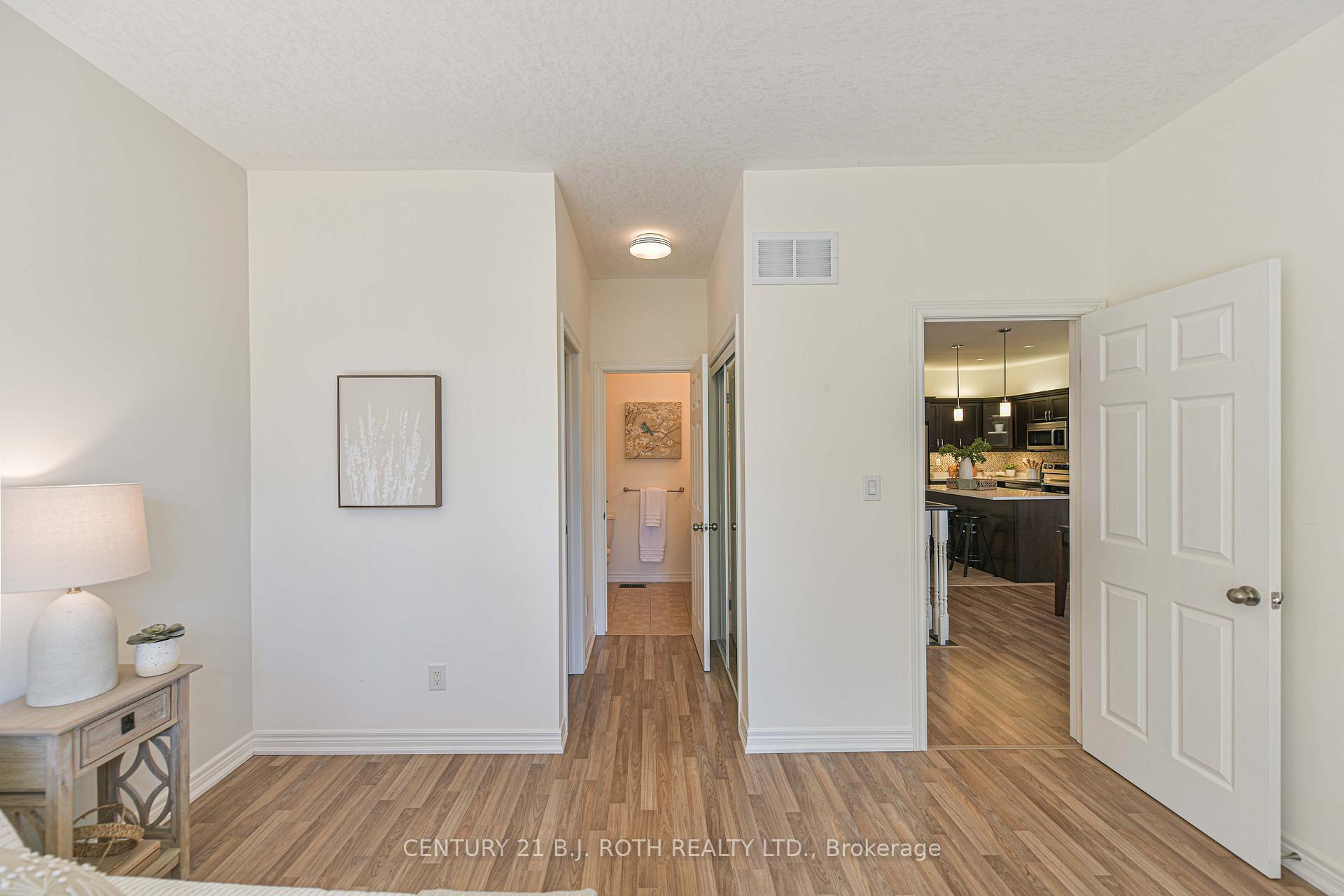 Photo 16 of 28 Canterbury Circle, Orillia — HOMEH