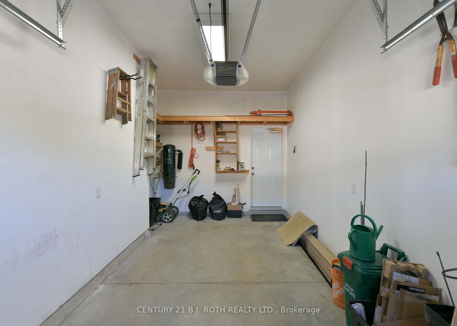Photo 36 of 28 Canterbury Circle, Orillia — HOMEH