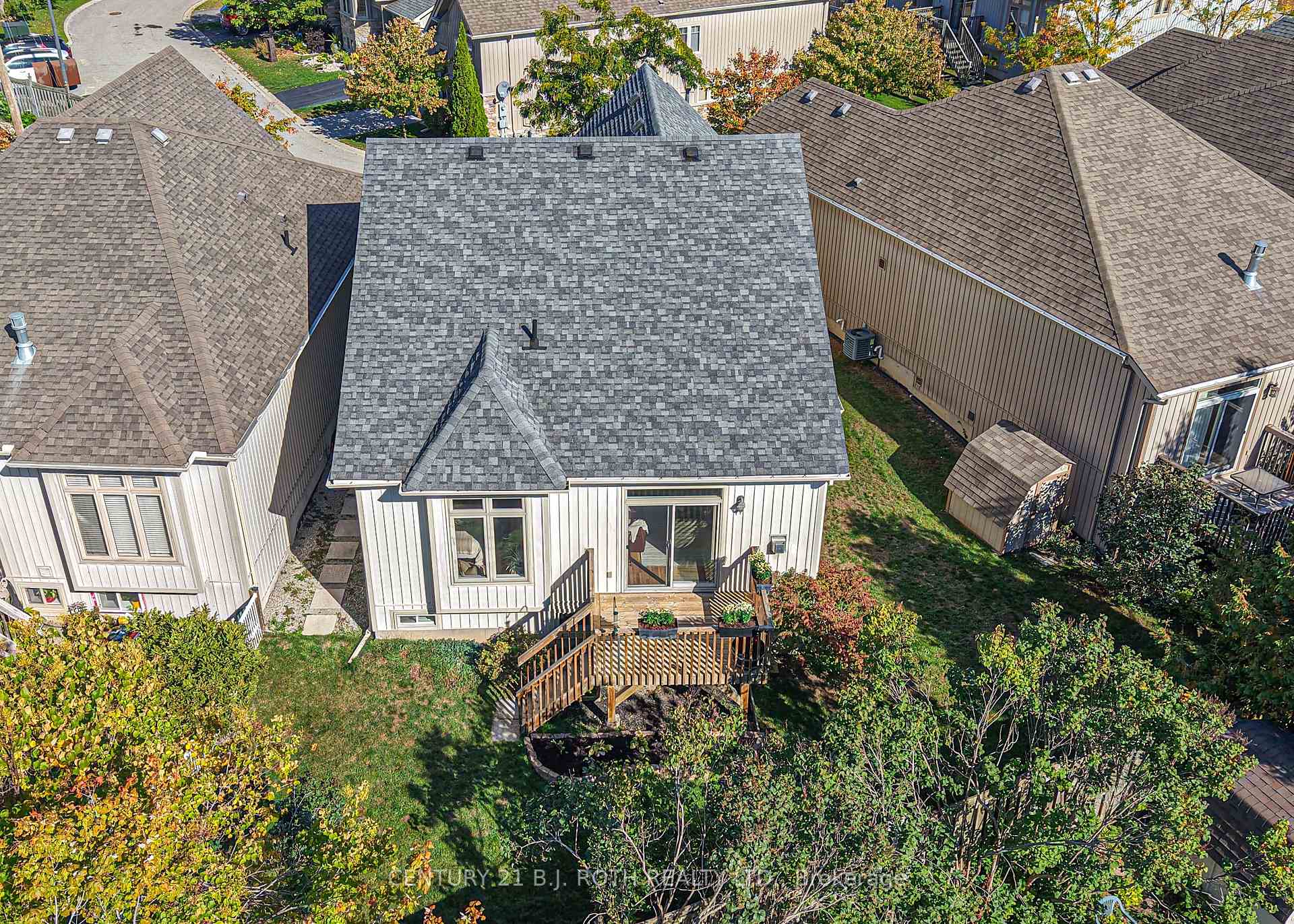 Photo 40 of 28 Canterbury Circle, Orillia — HOMEH