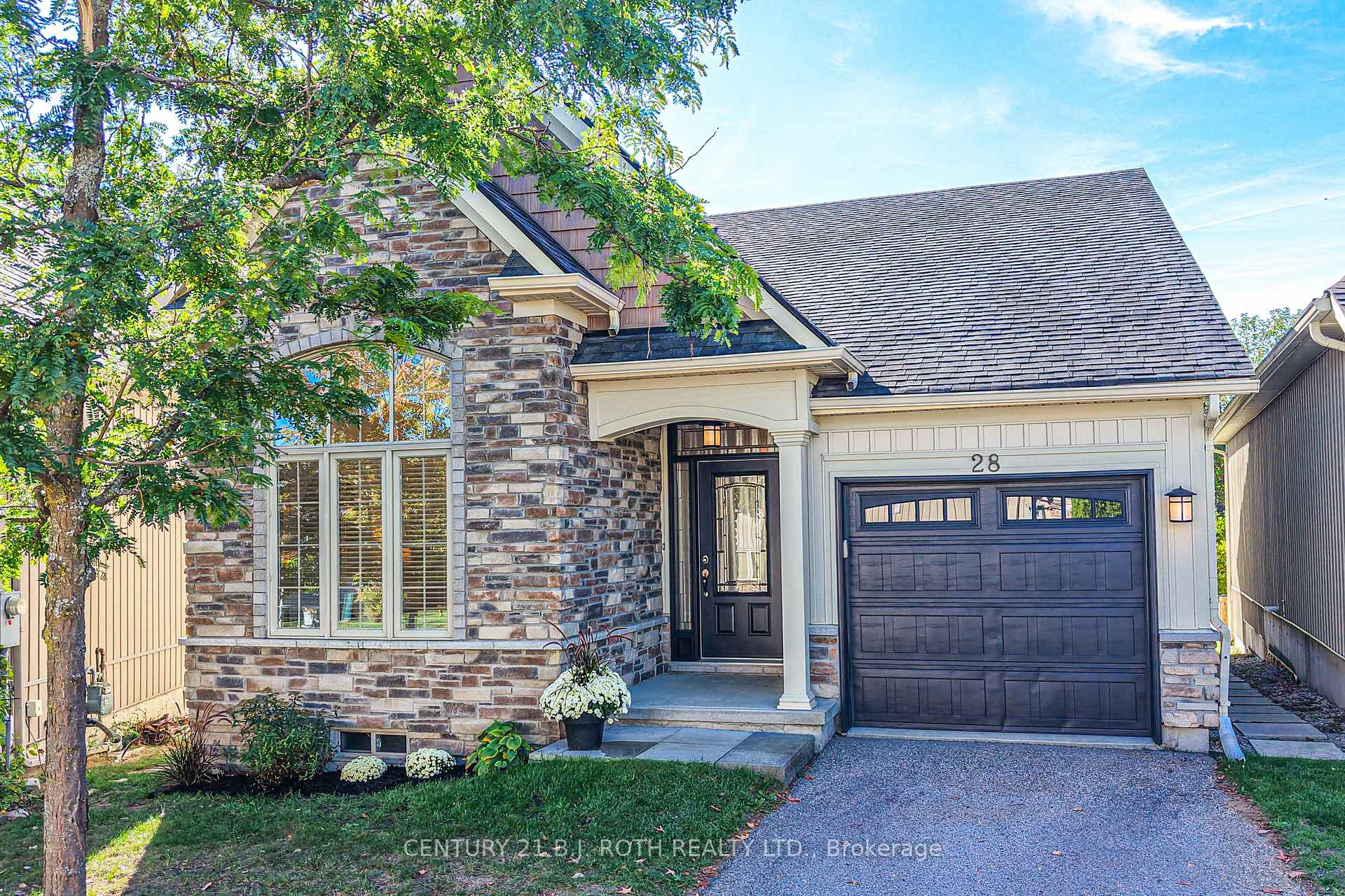 Photo 42 of 28 Canterbury Circle, Orillia — HOMEH