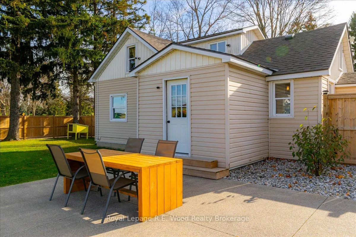Photo 4 of 303 Concession 2 Road, Norfolk, Townsend — HOMEH