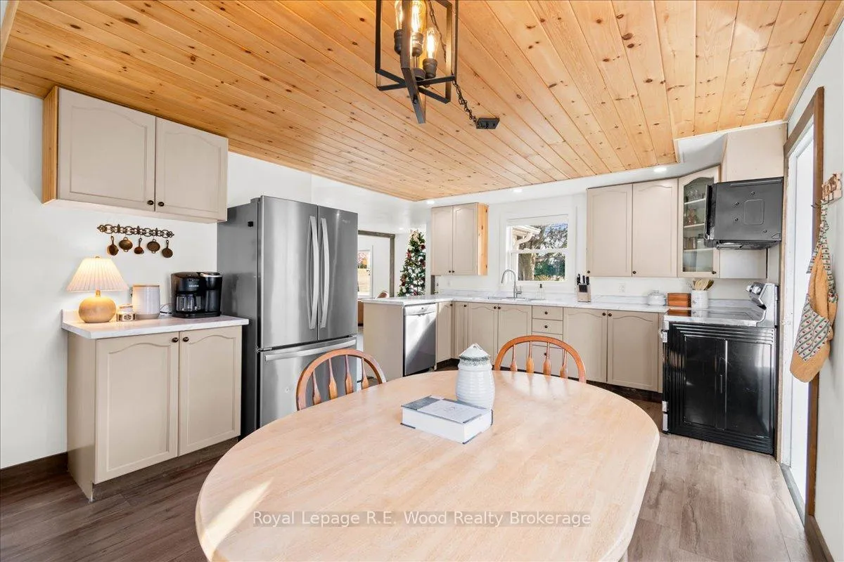 Photo 10 of 303 Concession 2 Road, Norfolk, Townsend — HOMEH