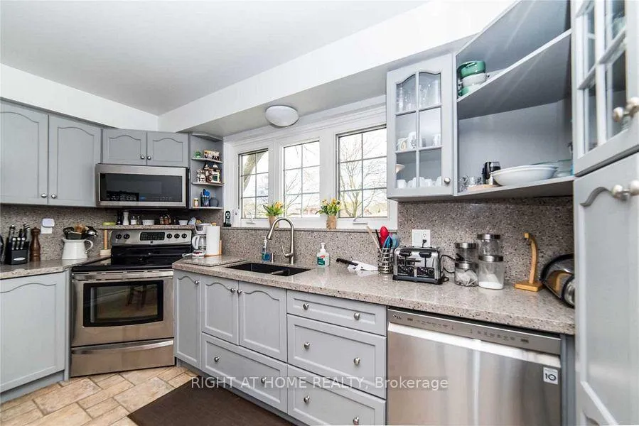 Photo 6 of 1094 Ronlea Avenue, Oshawa, Donevan — HOMEH