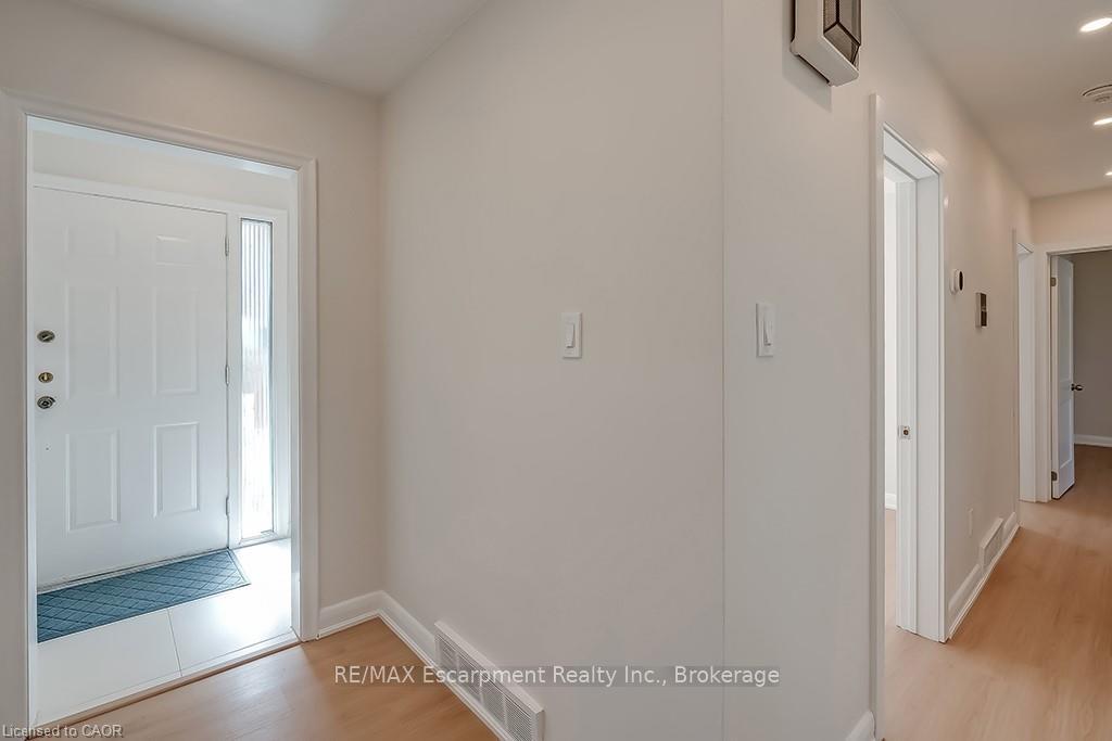 Photo 3 of 2063 Glenforest Crescent, Oakville, Ford — HOMEH