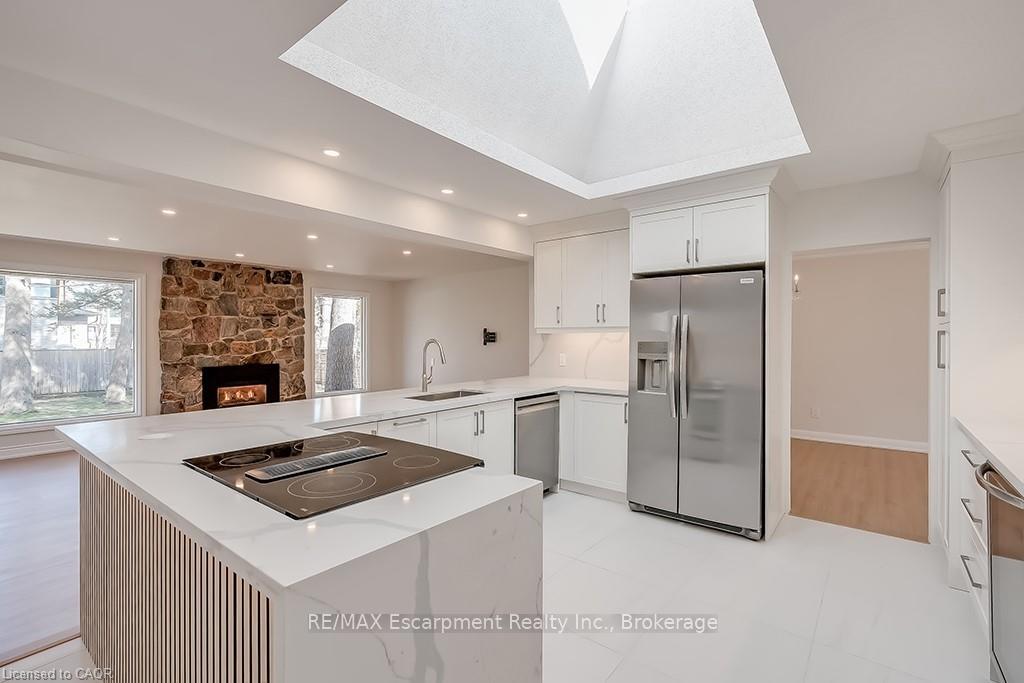 Photo 11 of 2063 Glenforest Crescent, Oakville, Ford — HOMEH