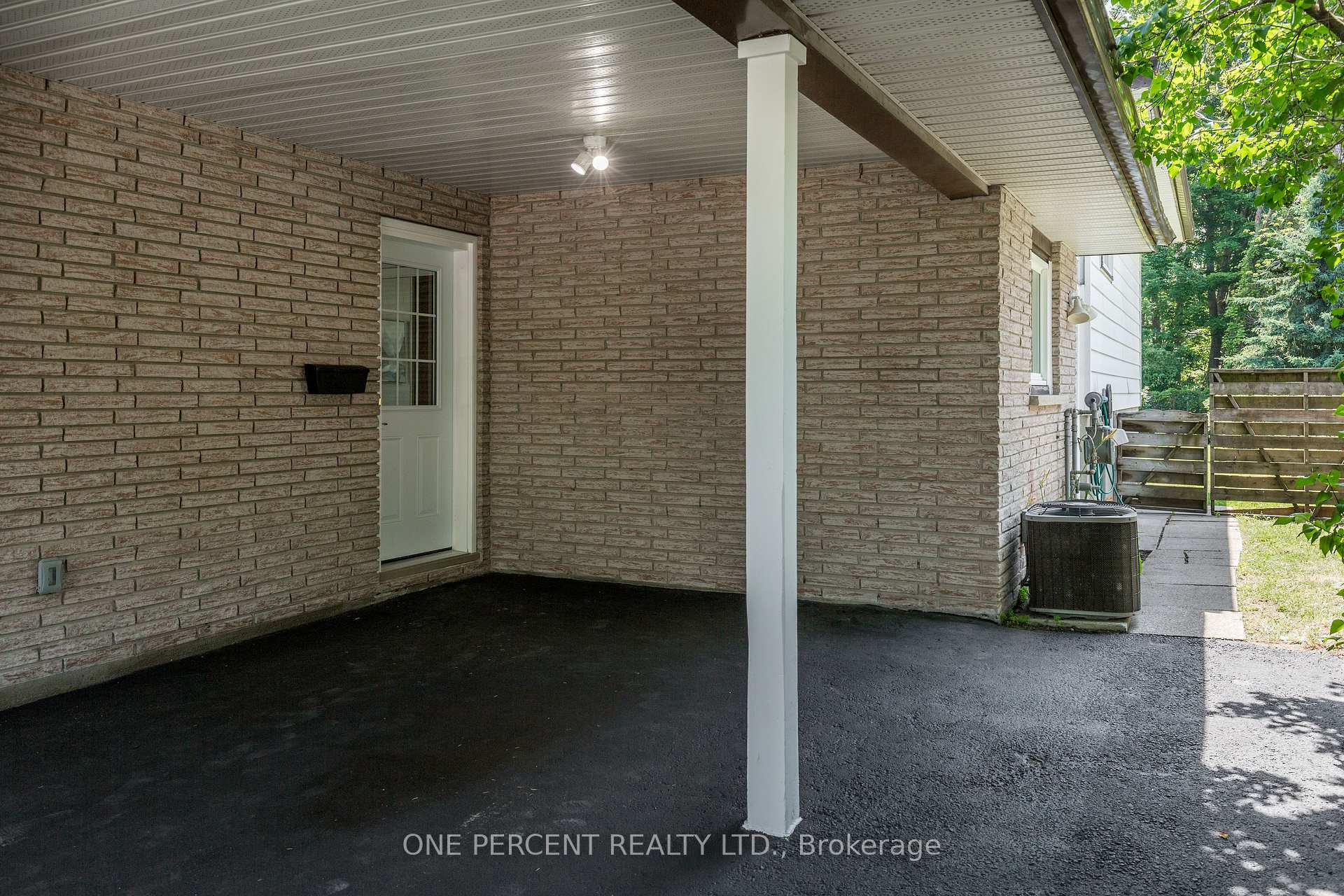 Photo 6 of 55 Fittons Road E, Orillia — HOMEH