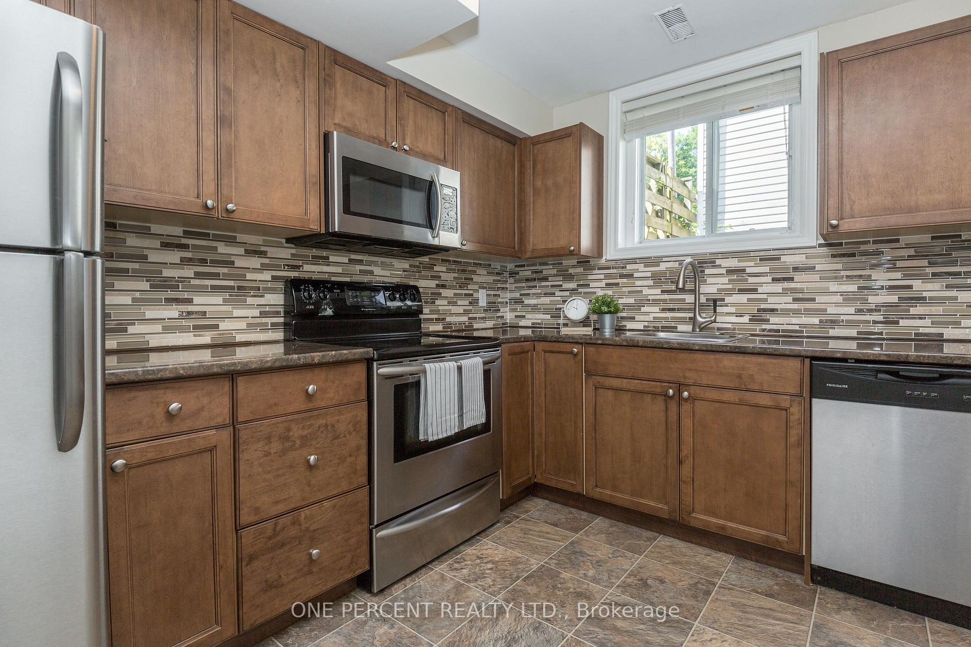 Photo 27 of 55 Fittons Road E, Orillia — HOMEH
