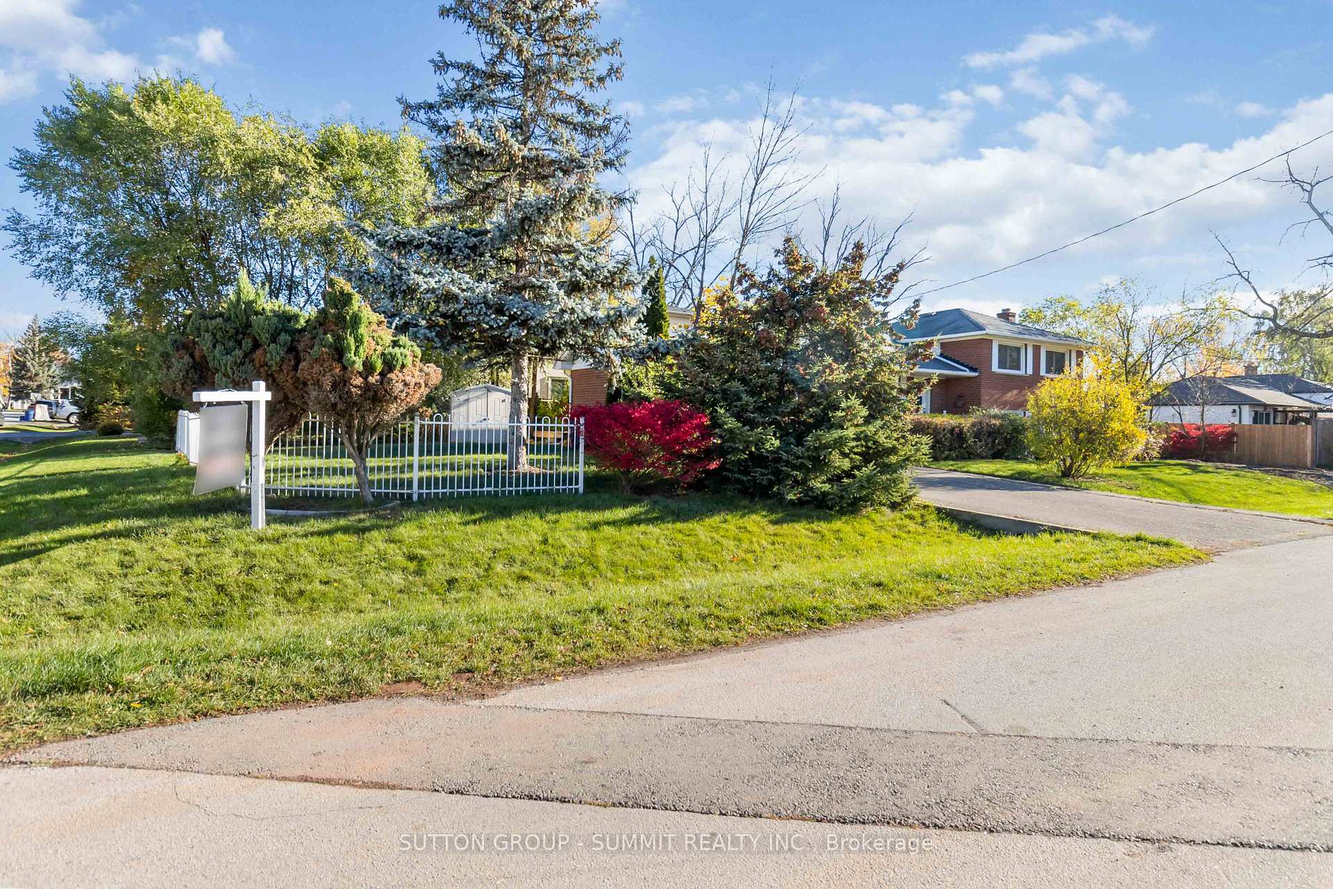 Photo 2 of 515 Trafford Crescent, Oakville, West — HOMEH