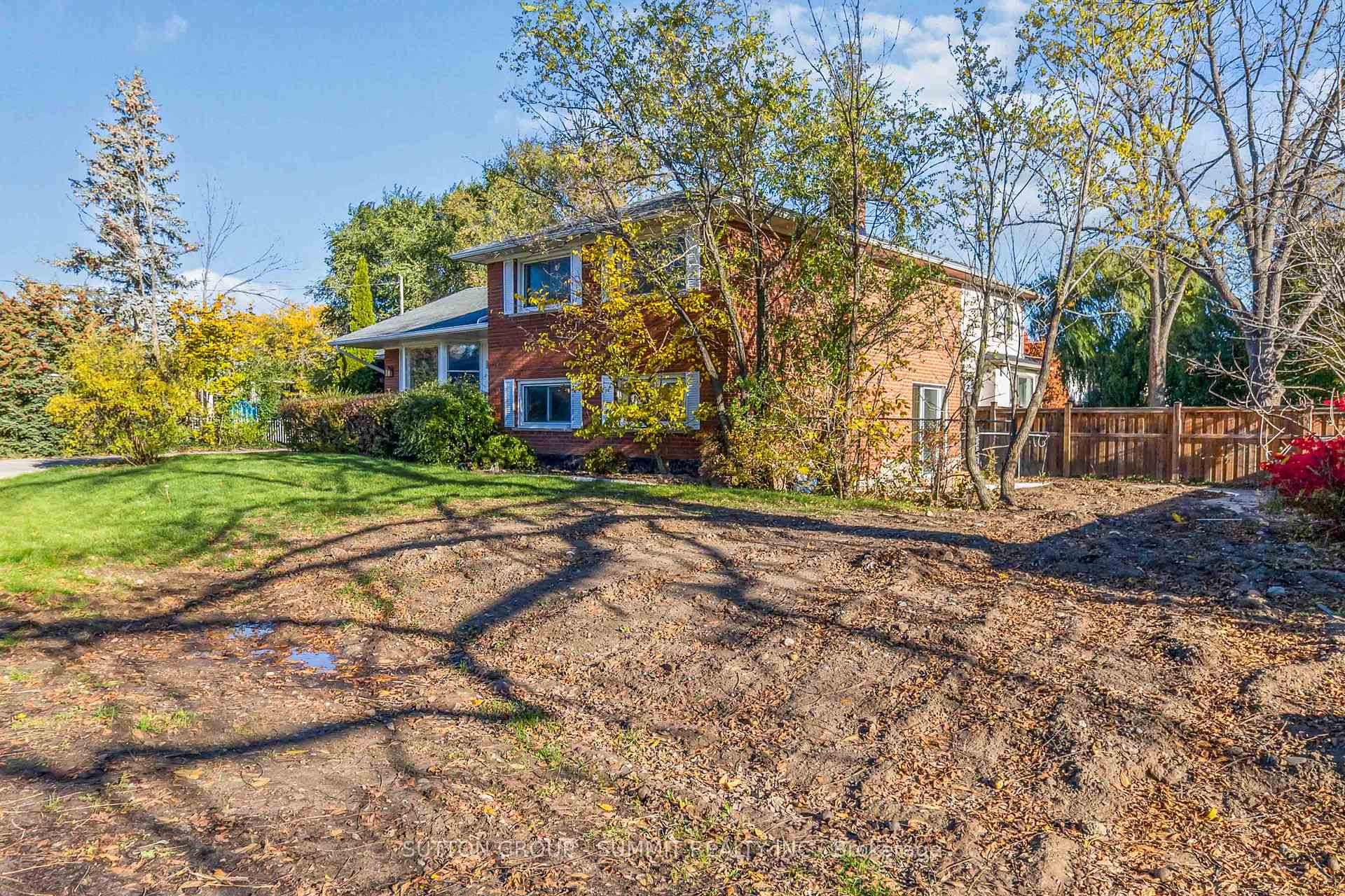 Photo 4 of 515 Trafford Crescent, Oakville, West — HOMEH