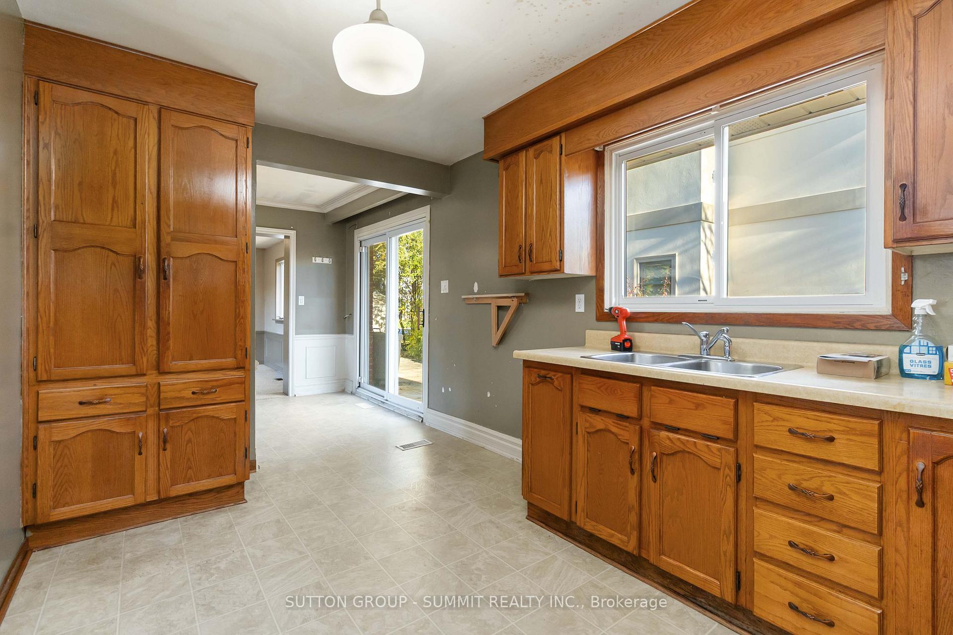 Photo 11 of 515 Trafford Crescent, Oakville, West — HOMEH