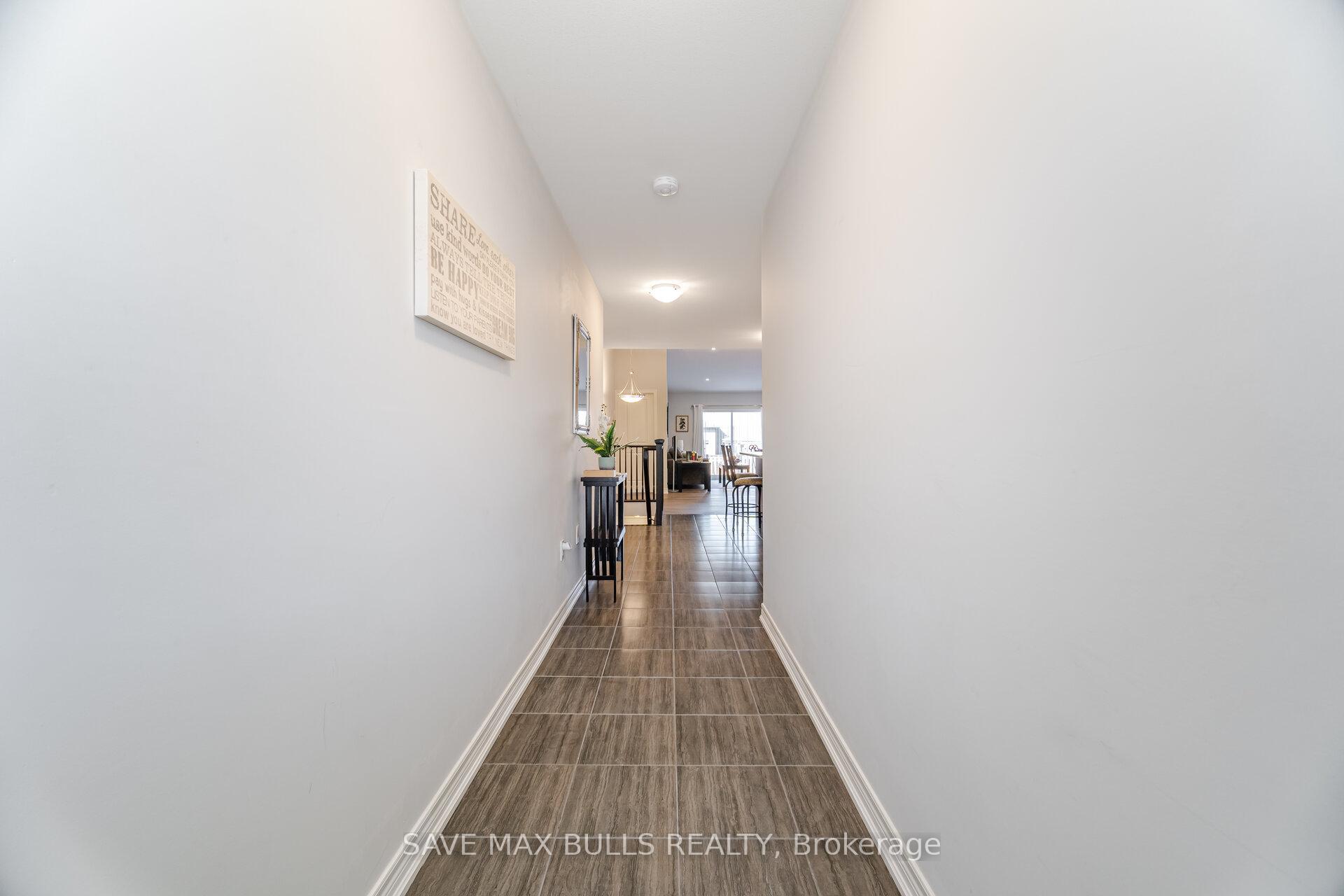 Photo 8 of 127 Acacia Road, Pelham, Fonthill — HOMEH