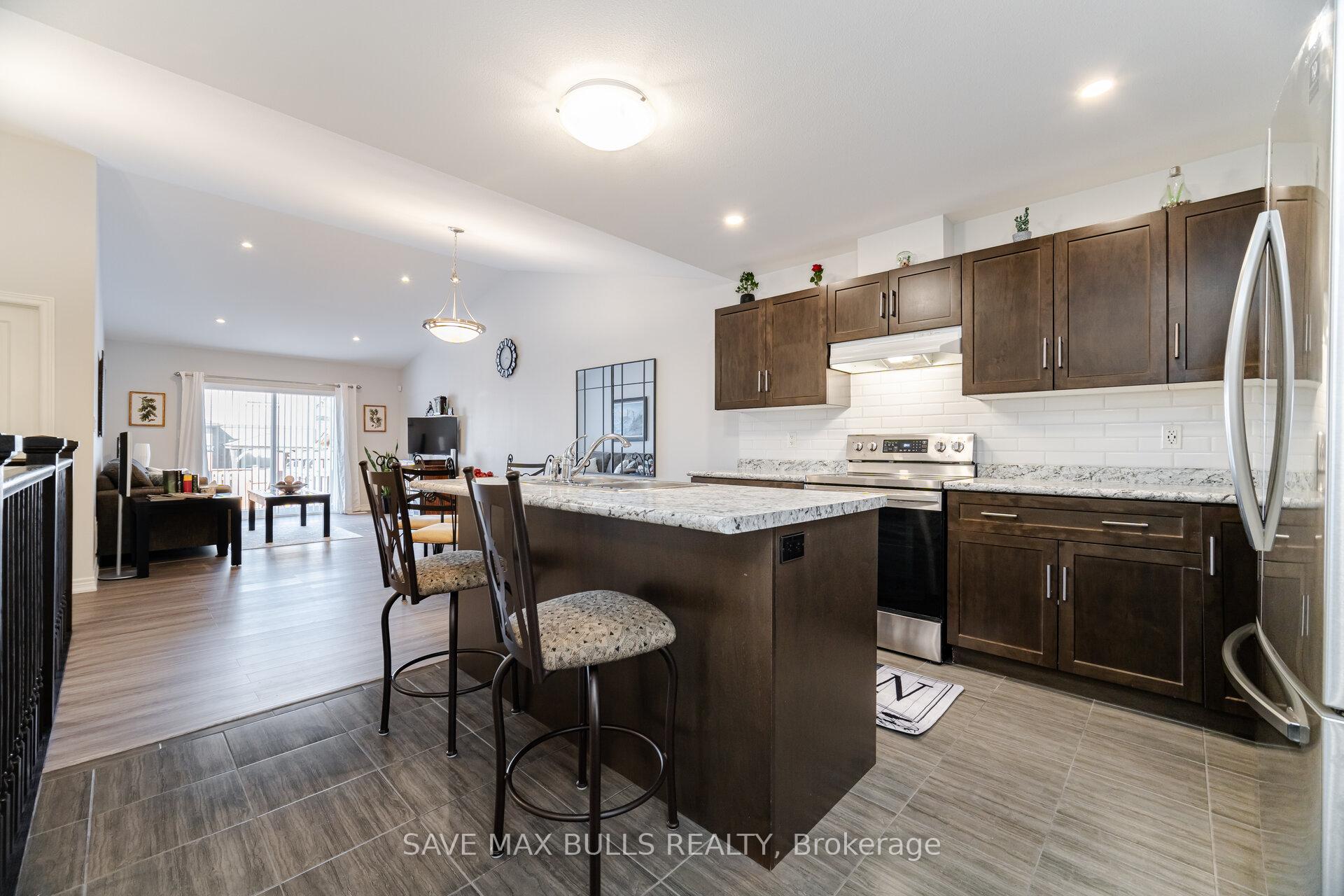 Photo 10 of 127 Acacia Road, Pelham, Fonthill — HOMEH