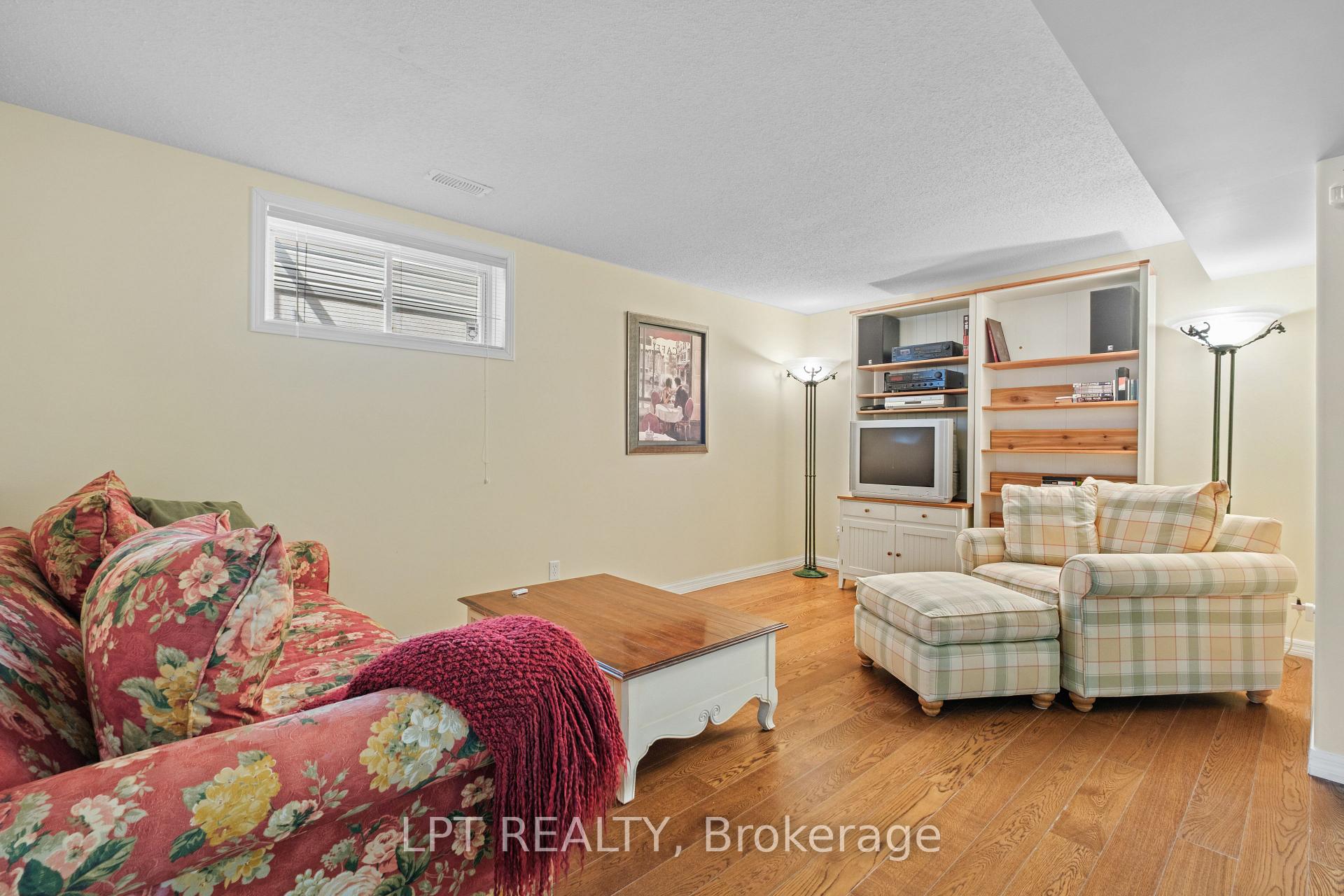 Photo 14 of 1393 Atkinson Street, Kingston, City Northwest — HOMEH