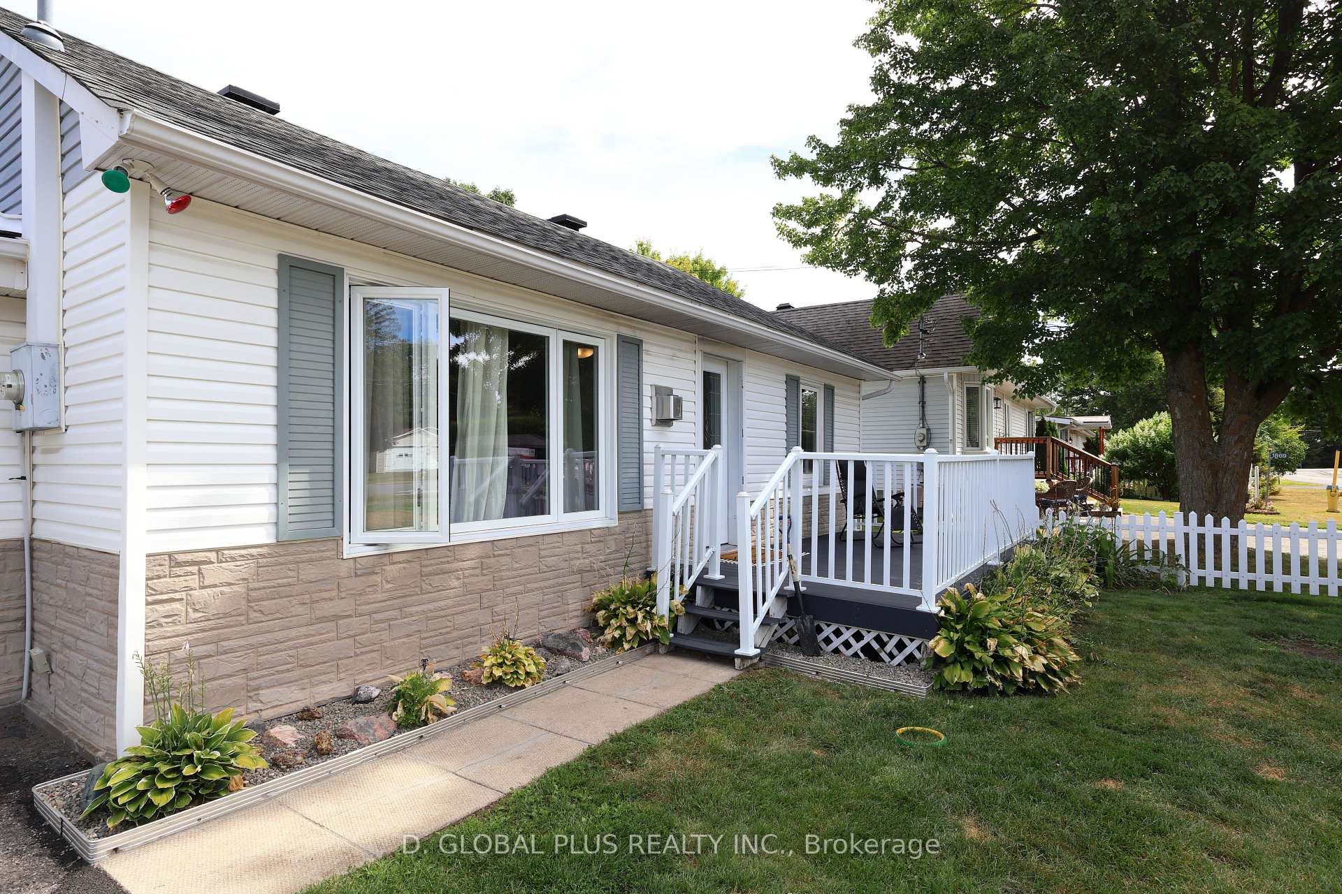 Photo 2 of 1865 Alcide Avenue, Ottawa, Vars Village — HOMEH