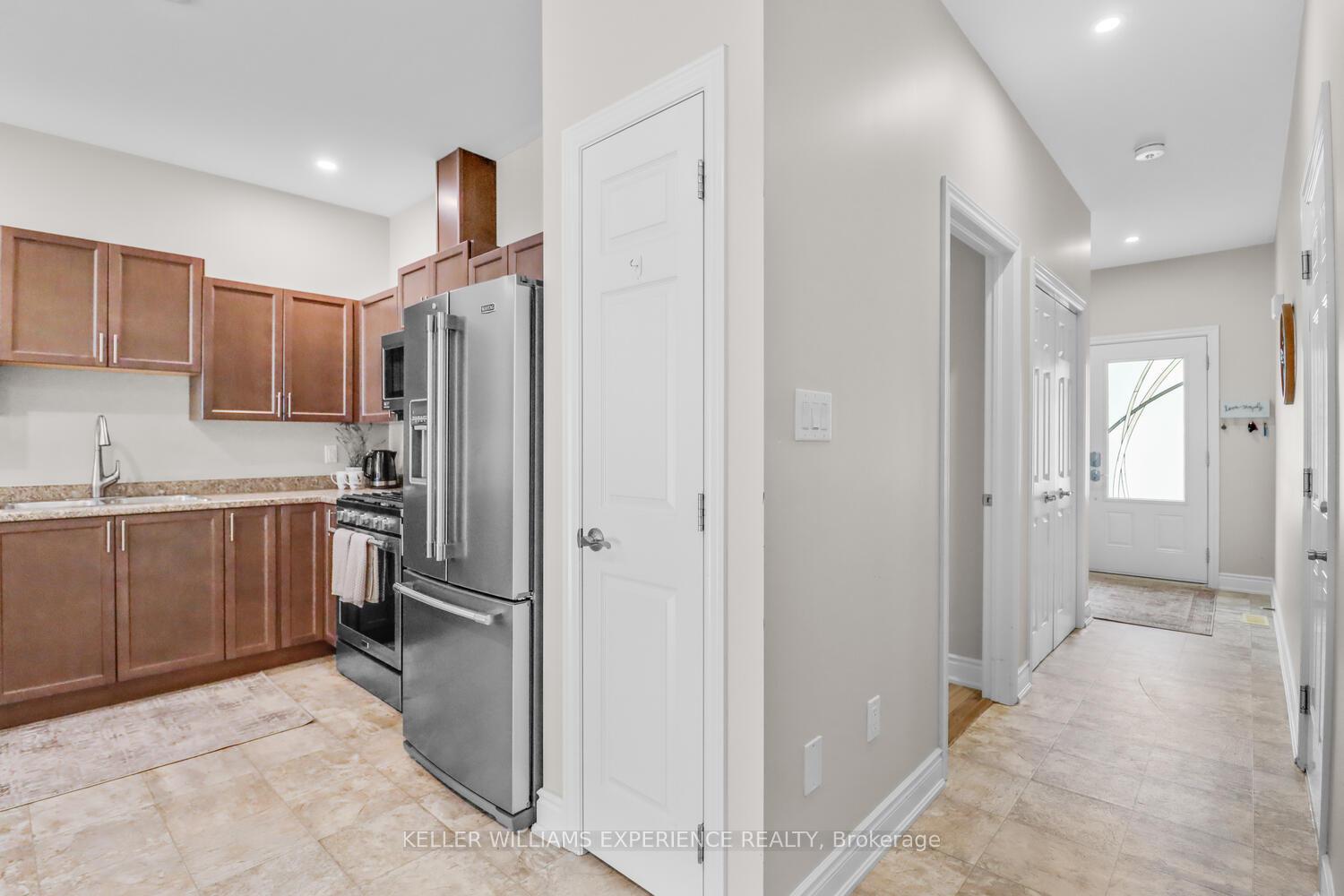 Photo 10 of 92 Lily Drive, Orillia — HOMEH