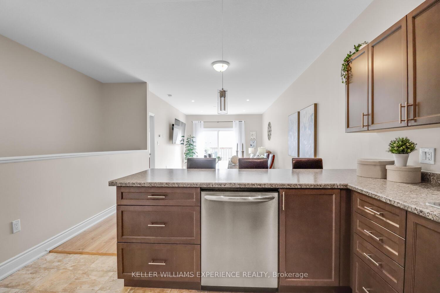 Photo 13 of 92 Lily Drive, Orillia — HOMEH