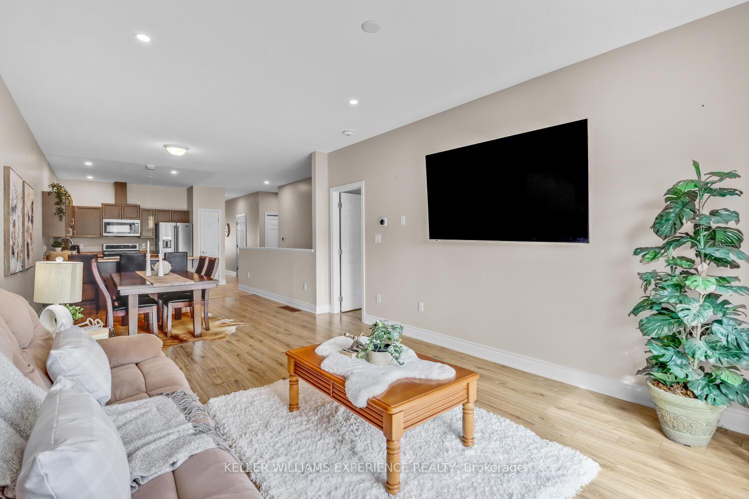 Photo 17 of 92 Lily Drive, Orillia — HOMEH