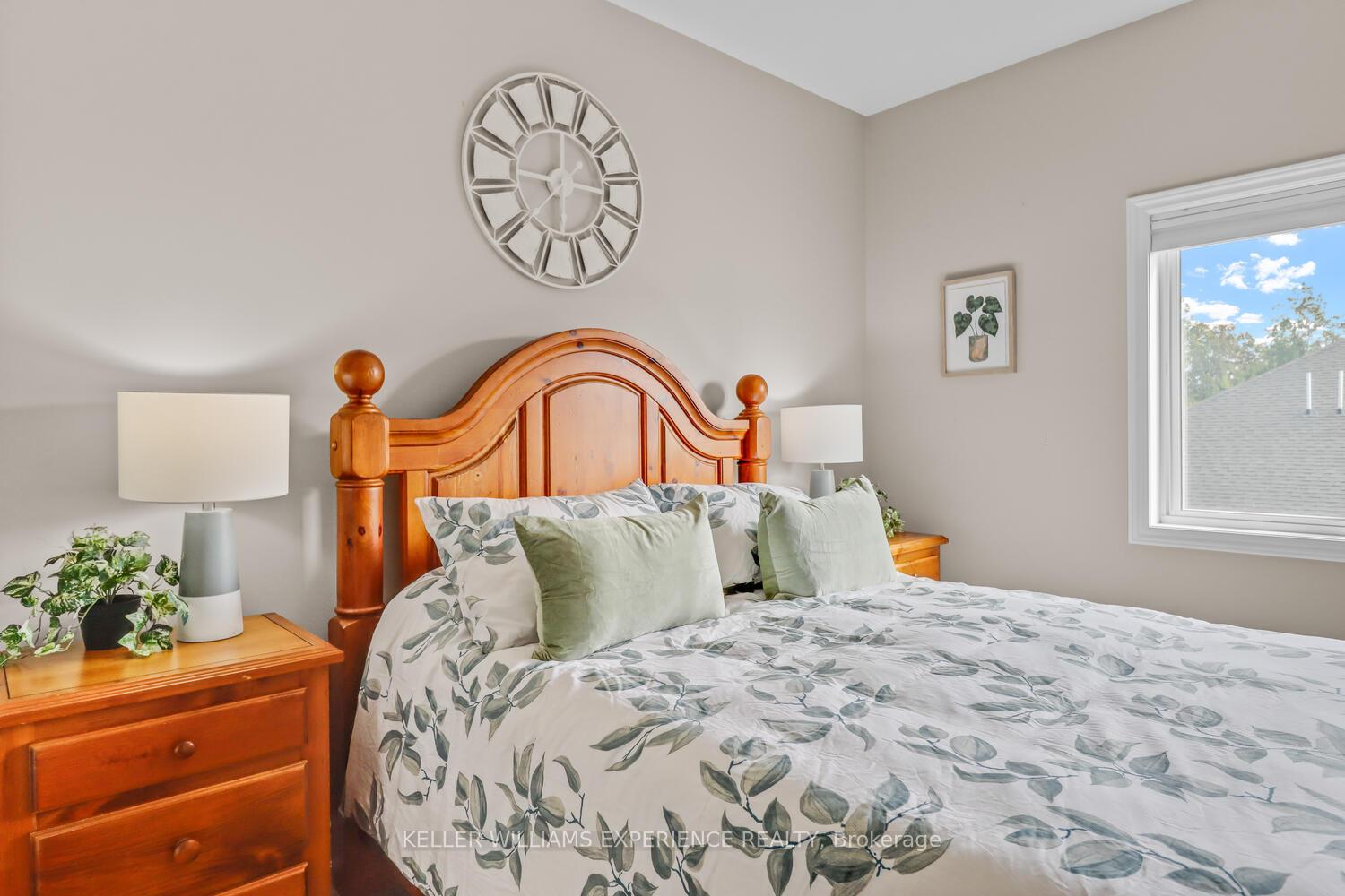 Photo 23 of 92 Lily Drive, Orillia — HOMEH