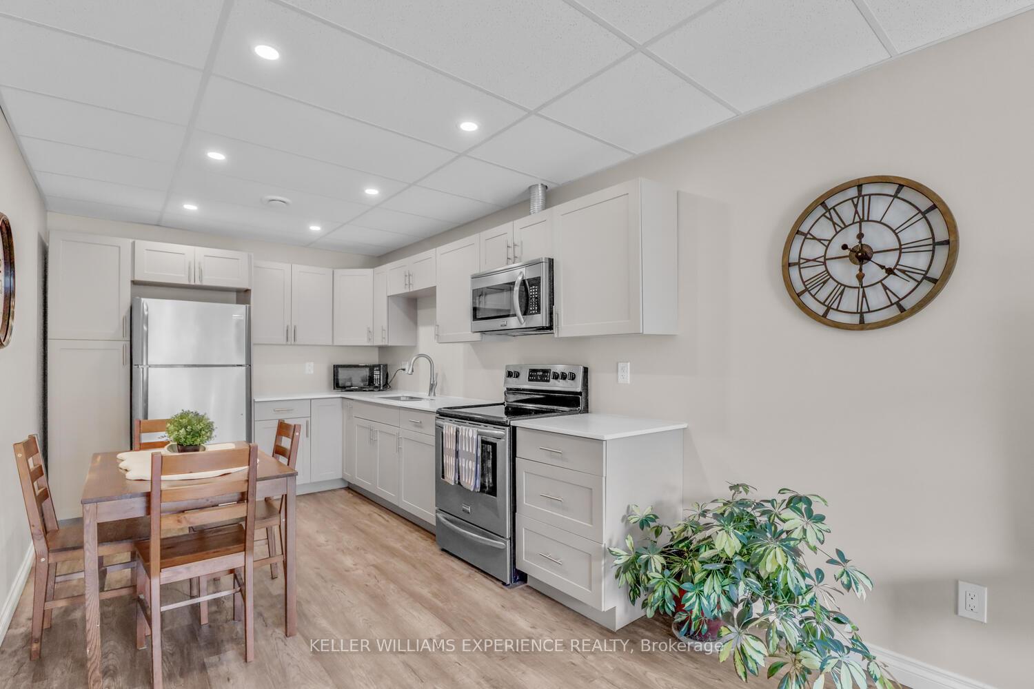 Photo 31 of 92 Lily Drive, Orillia — HOMEH