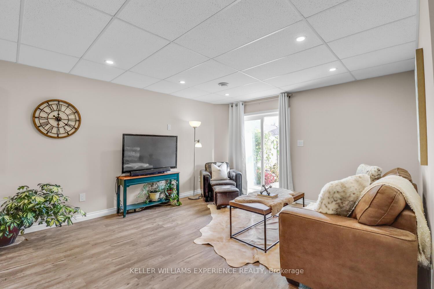 Photo 36 of 92 Lily Drive, Orillia — HOMEH