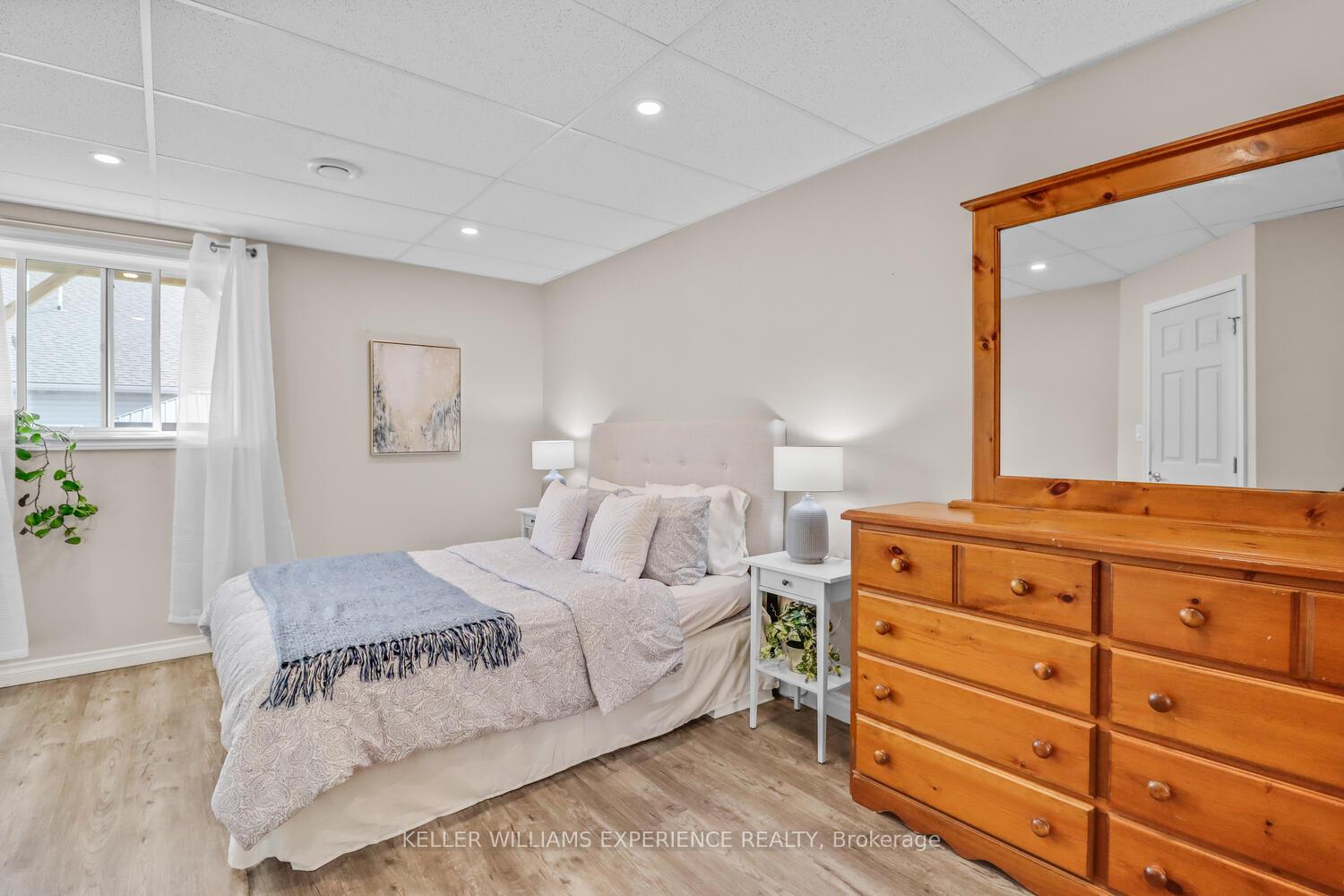 Photo 38 of 92 Lily Drive, Orillia — HOMEH
